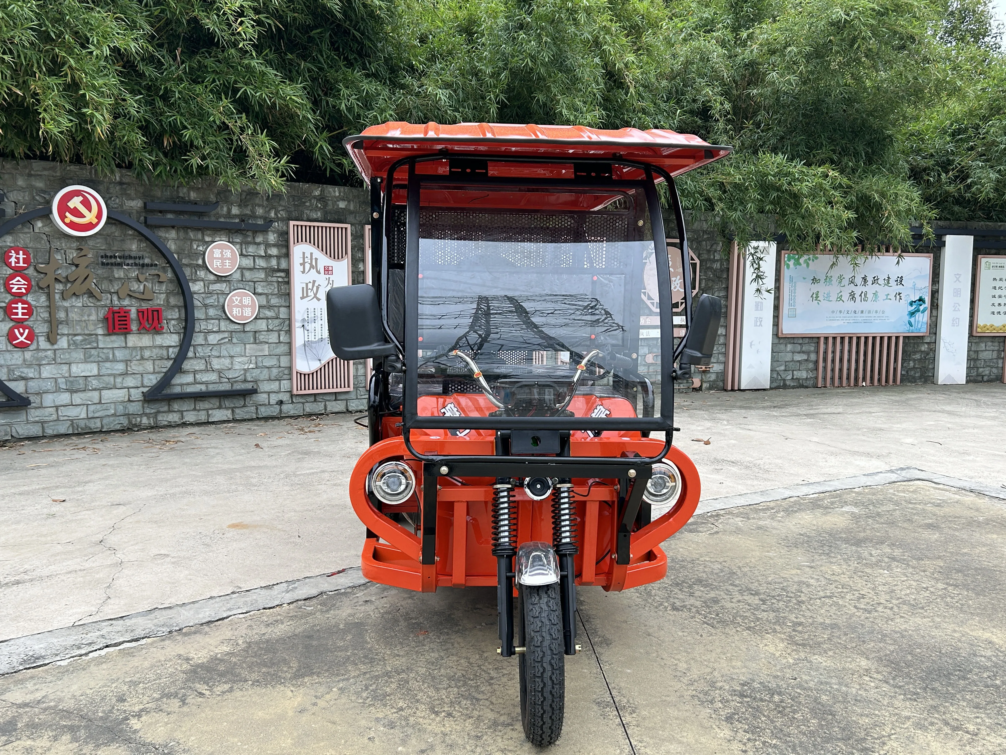 Hot Sale Tricycles Bajaj Electric Three Wheel Passenger Tricycle Auto E Rickshaw Tuk Tuk Differiential Motor Taxi