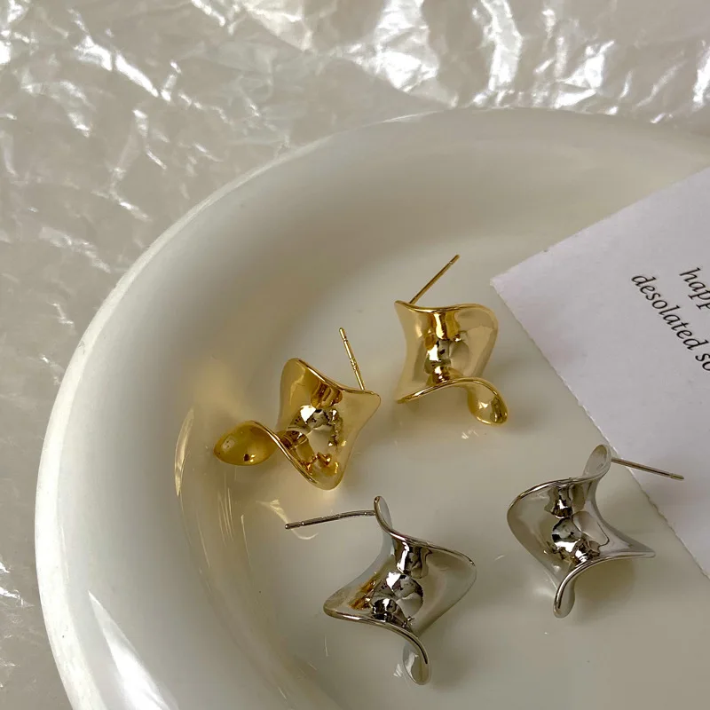 Wholesale fashion korean jewelry new geometric earring spiral twisted INS style 18K gold plated copper earrings woman