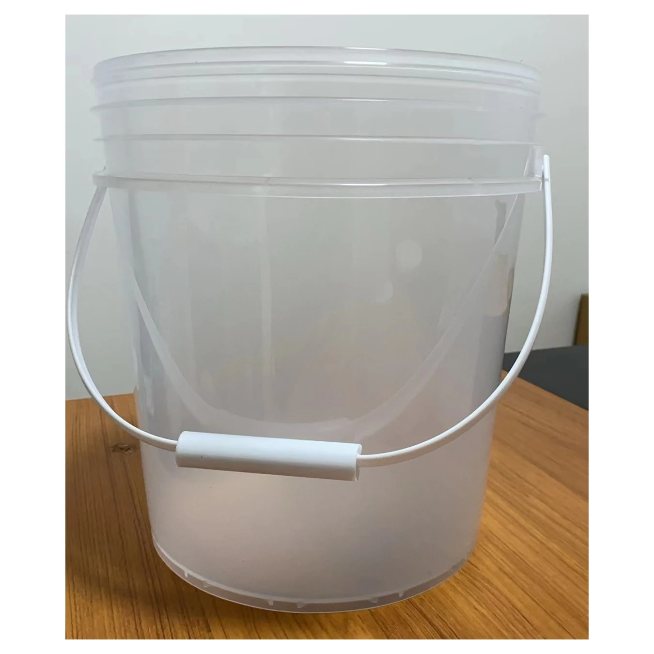 high quality water barrels Transparent wholesale Large pails lid Round sales plastic buckets plastic pails