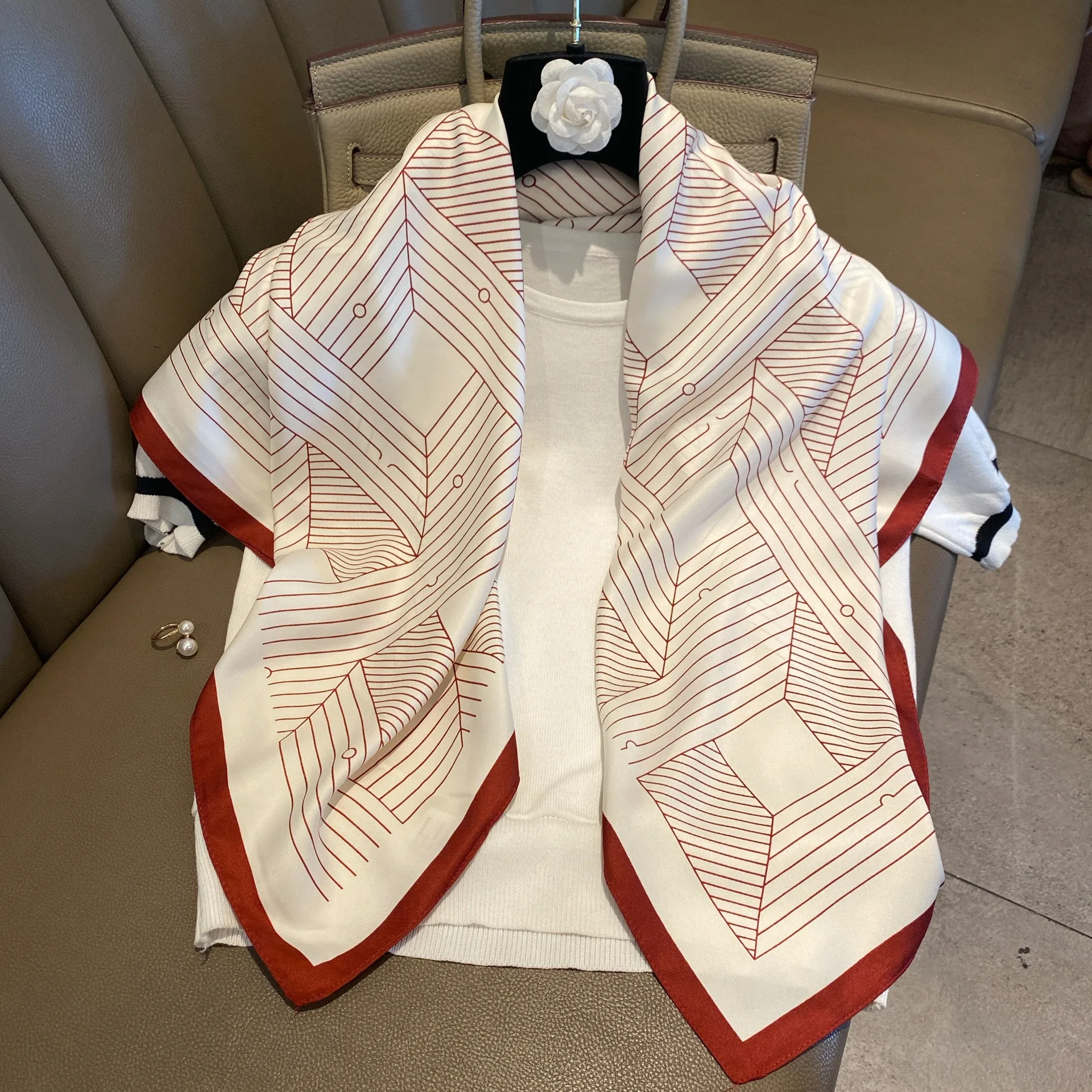 Female Spain Silk Neck Scarf Luxury Leopard Gold Chain Hair Tie Scarves Foulards Head Band Shawls and Wraps Neckerchief Bandanas