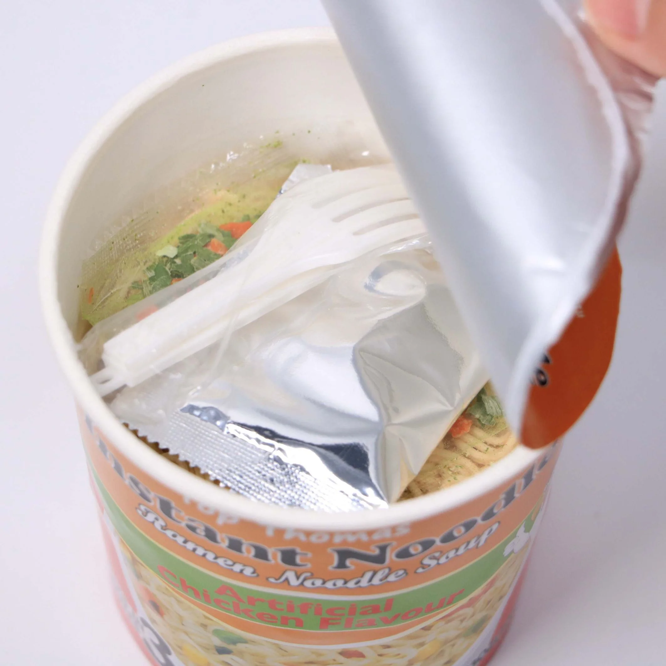 Hot sale traditional Chinese noodles OEM fast food ready to eat food ramen instant noodles