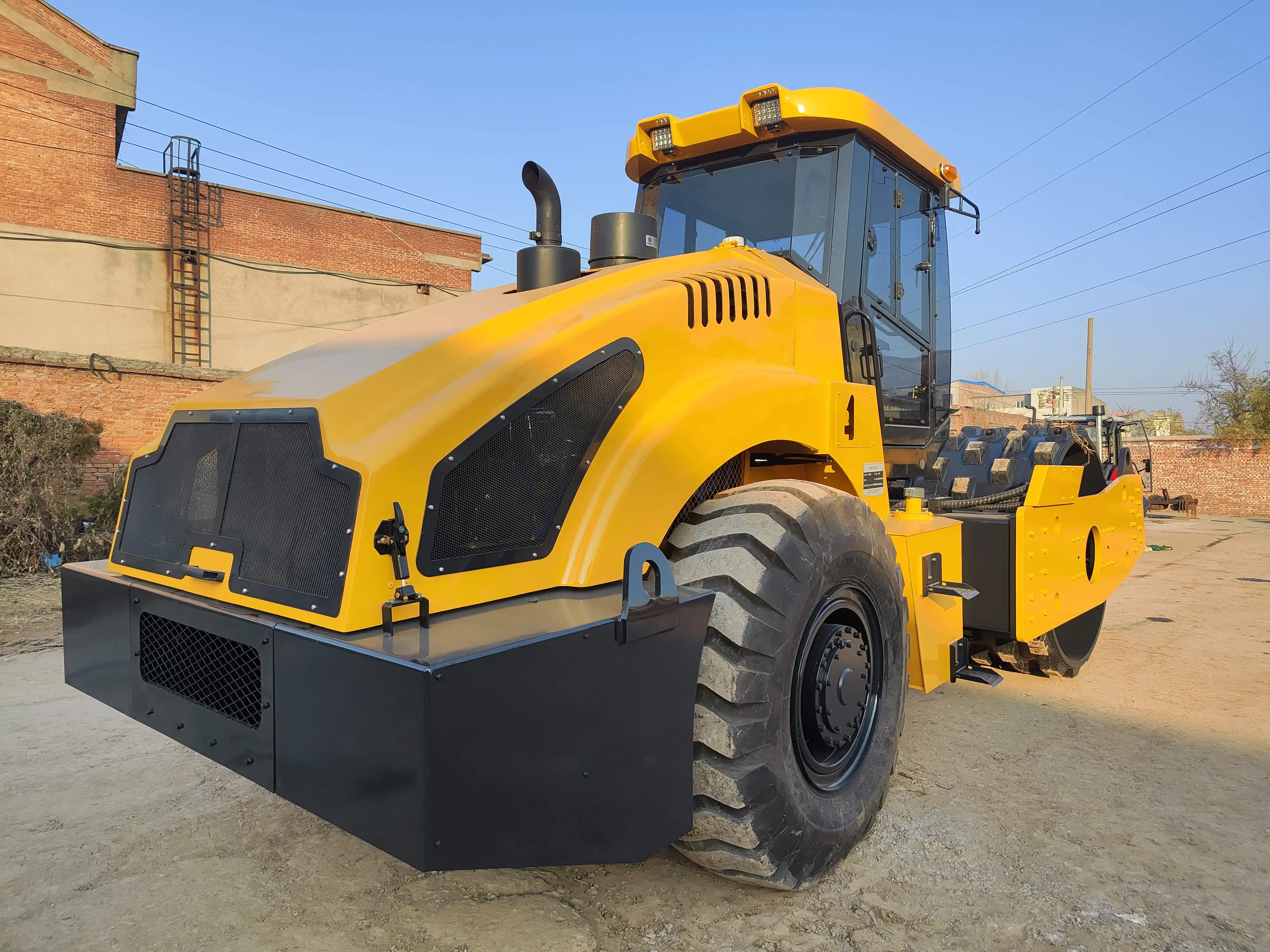 Chinese Top Brand LTD733H 33Ton Heavy Hydraulic Double Drive Single Drum Hydraulic Vibratory Road Roller High Quality for Sale