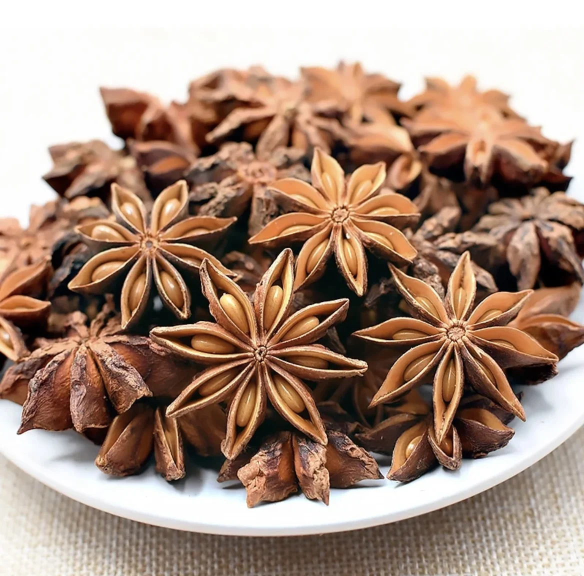 GXWW Wholesale Star High Quality Dried Spice Dried Star Anise Grade Brown Raw Single Herbs and Spices Dried Star Anise