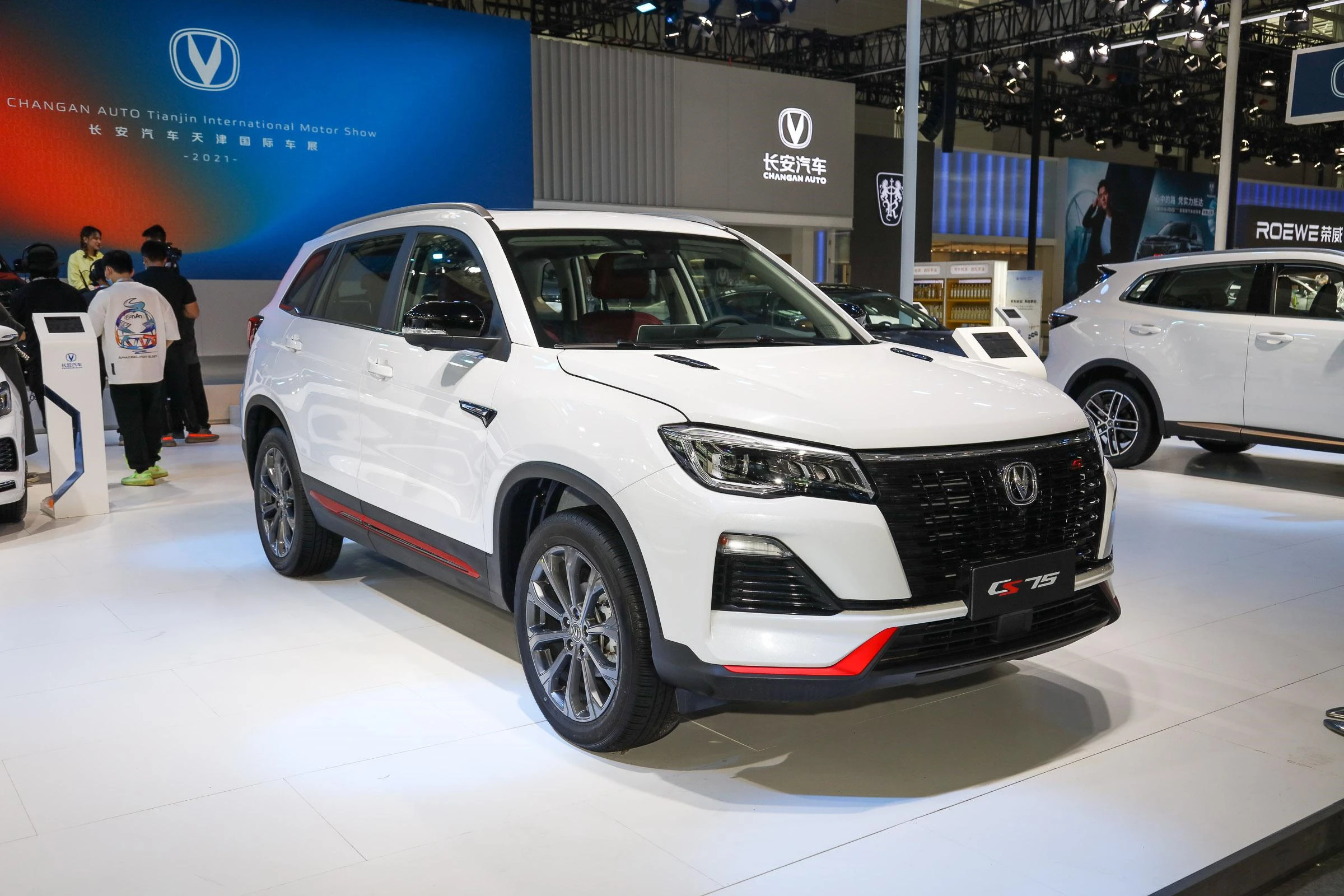 Оптовая продажа высокоскоростной и недорогой автомобиль changan cs75 2024 бензиновый для взрослых сделано в Китае продажи