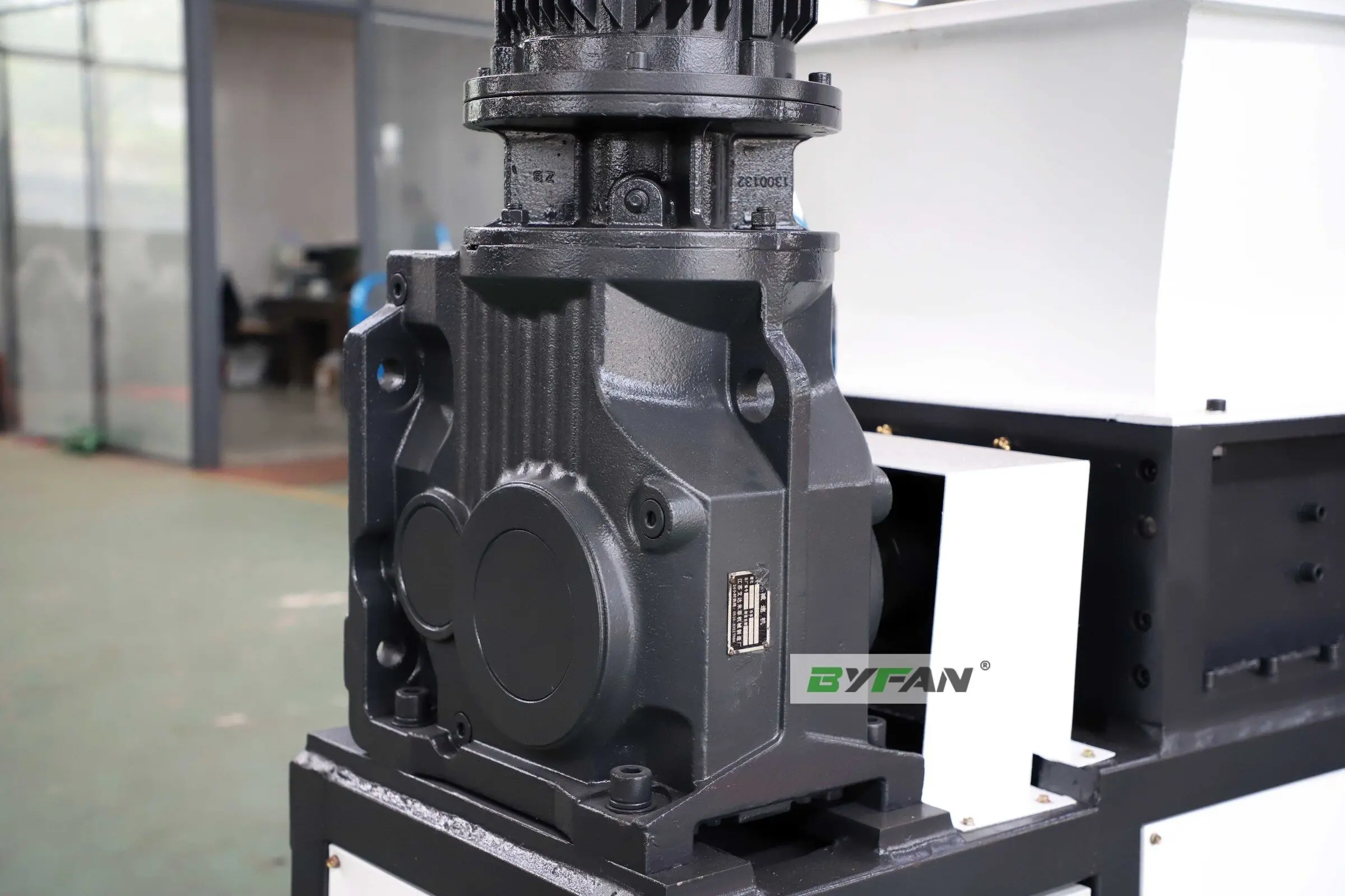 CE Certified Plastic Recycling Machine 300~4000 Kg/h Heavy Duty Plastic Crusher