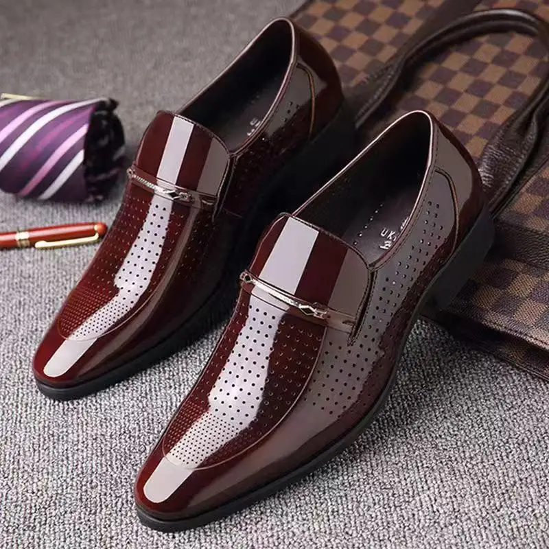 2024 Classic Oxfords Patent Leather Shine Shoes Casual Business Slip On Mens Black Formal Office Work Shoes for Party Wedding