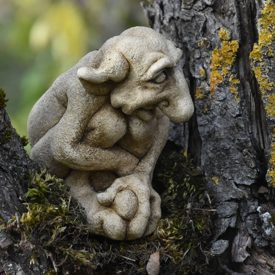 Polyresin Handmade Gothic sculpture cast stone troll  gargoyle statue Feng Shui figure mischievous house buddy
