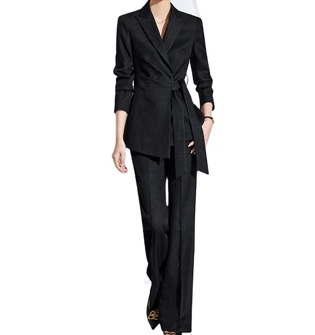 Floral collar white slim fit suit with long sleeves and trousers