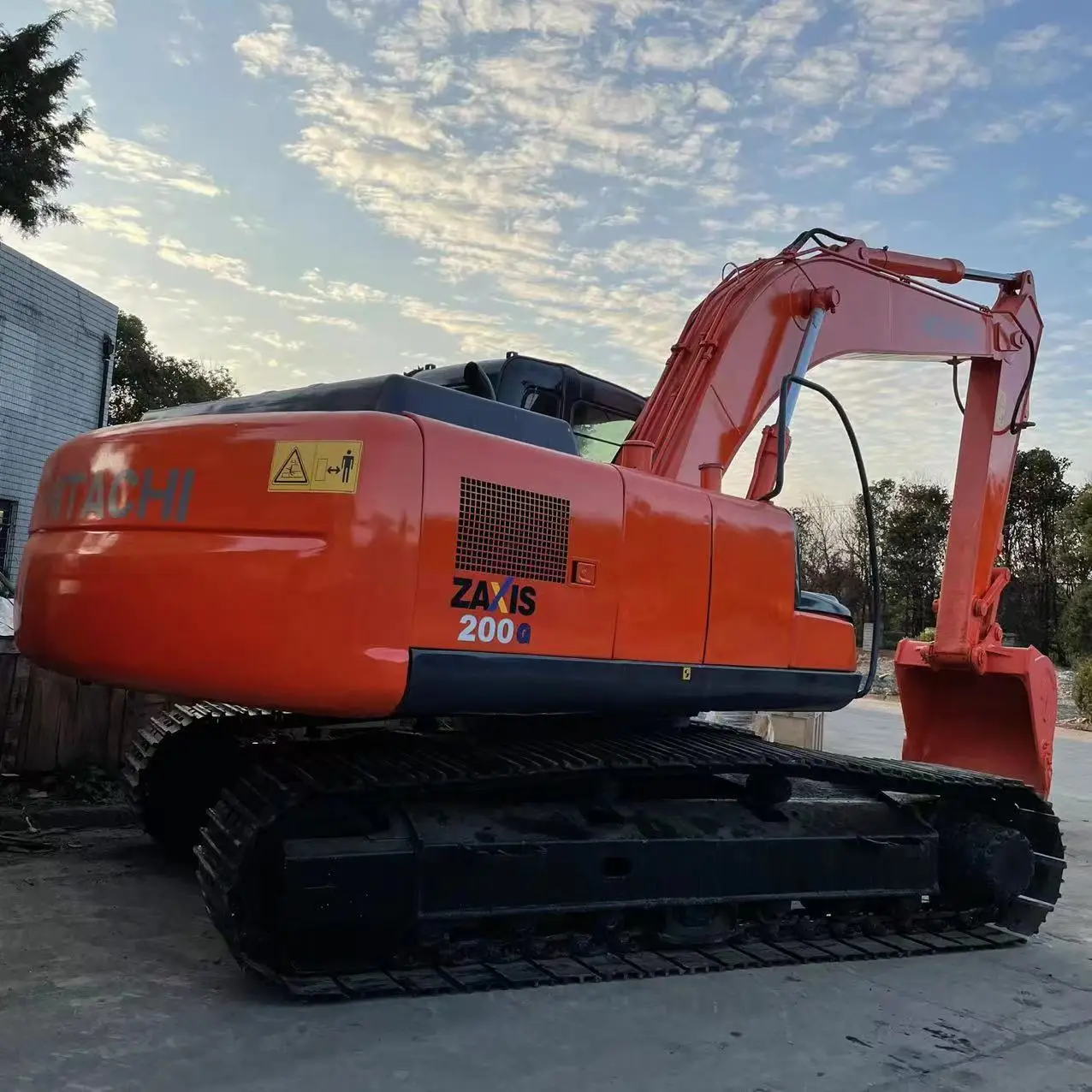 Japan hitachi zx200 20 тонн Hitachi ZX210 подержанный гусеничный экскаватор для дешевой продажи
