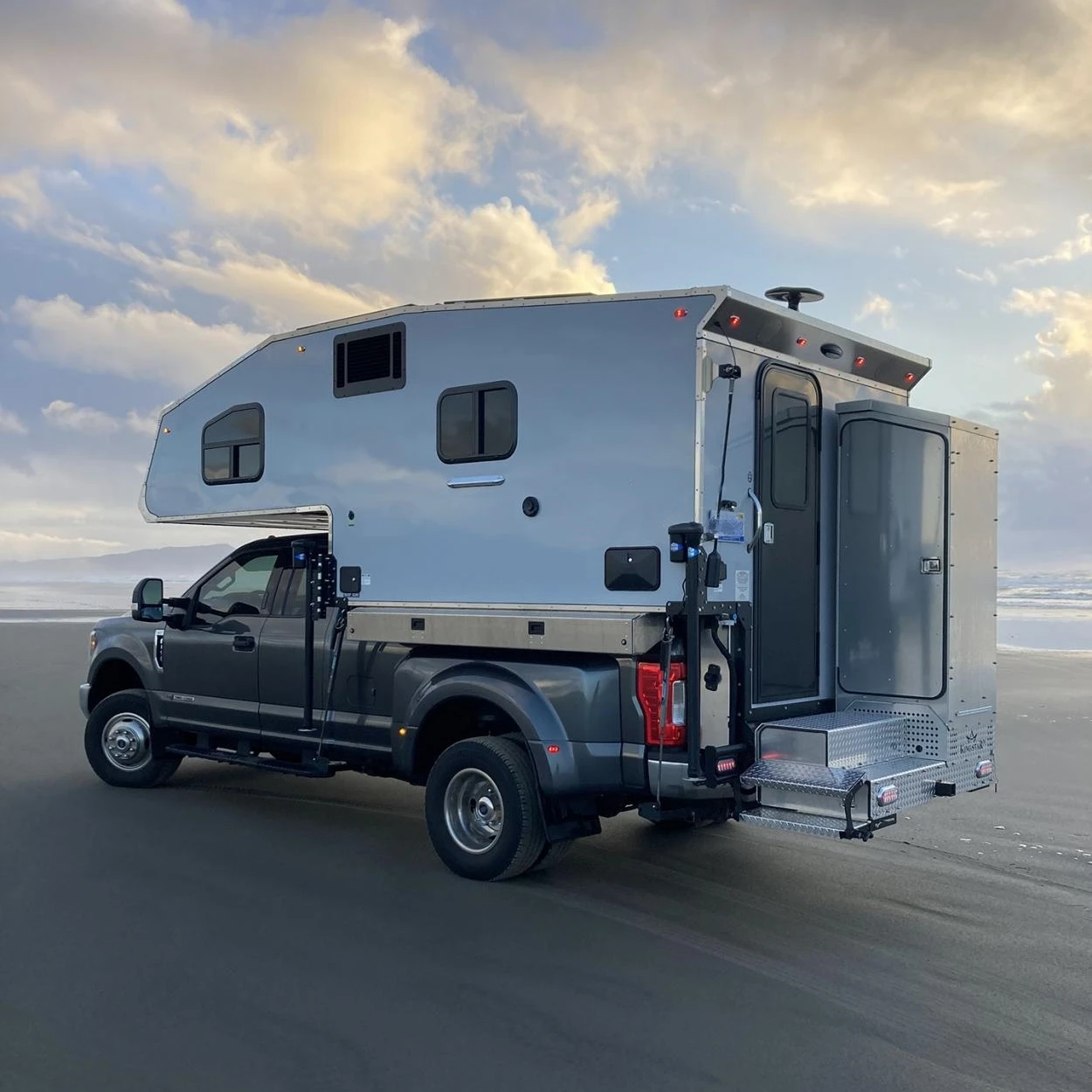 Fiberglass Truck Camper Home for 6FT 6.5FT 8FT Truck Bed Conversion