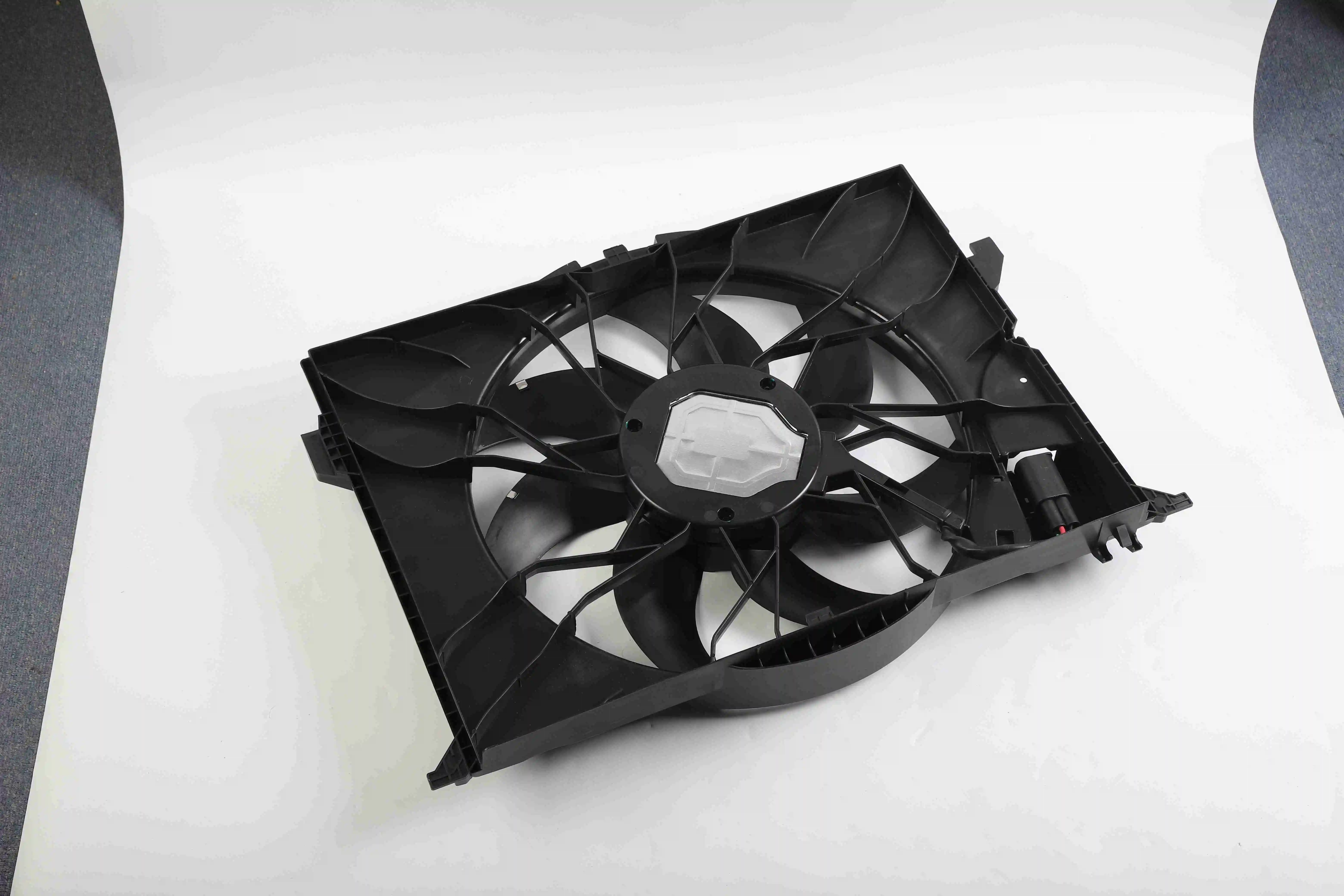 High quality Electric Radiator Fan 221 500 11 93 2215001193 2215000493 2215000993 2219066500 Auto Engine Coolant Fan