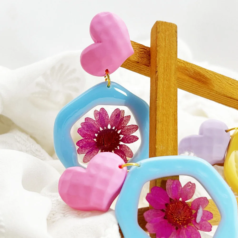 Luxury Affordable Price  Women 18K Gold Plated Irregular Round Transparent Handmade Cute Flower Earrings