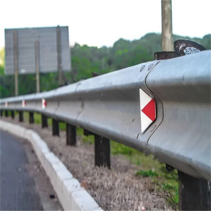 Metal Crash Barrier Manufacturer W-beam Guardrail of Highway Guardrail
