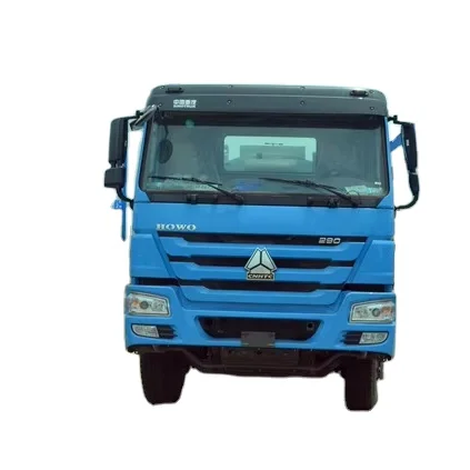 HOWO 8000 L to 10000L  4*2 Bitumen Spreader Distribution Asphalt Spraying tank Truck