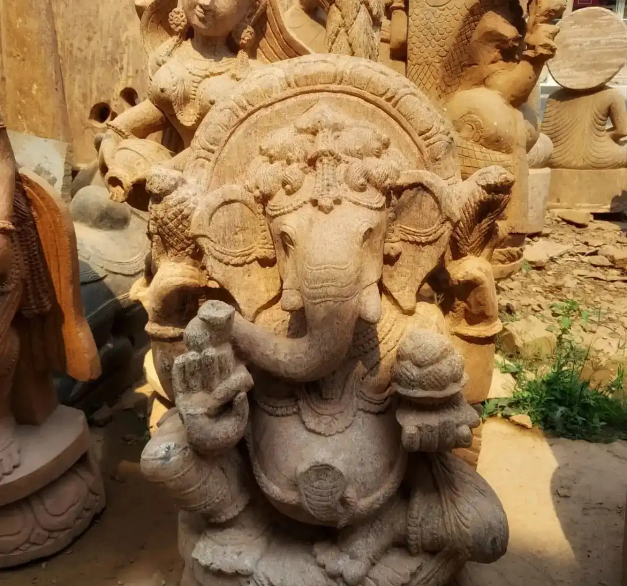 Hand carved stone buddha of outdoor decor thai female buddha sitting sculpture stone carving sculpture