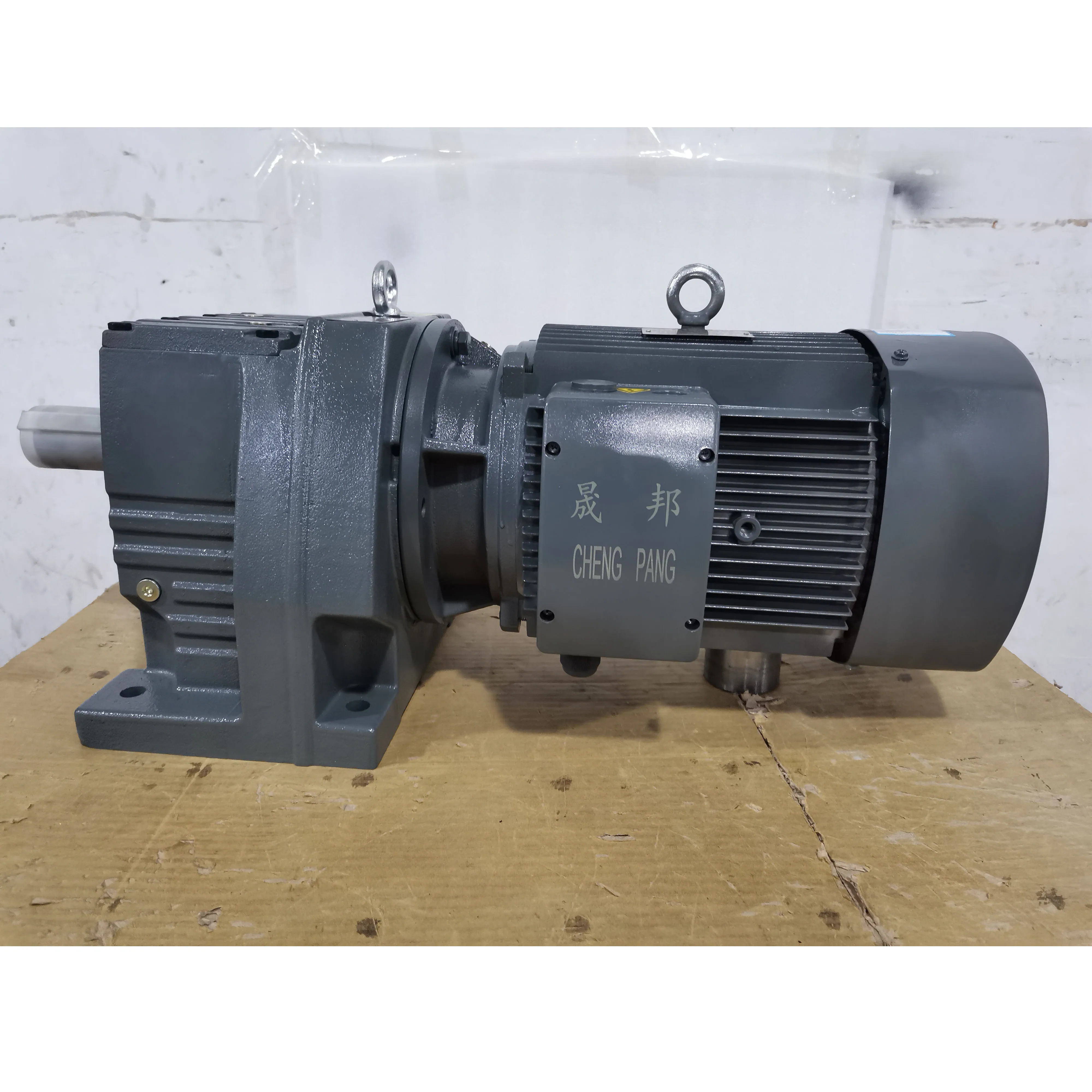 Трехфазный индукционный двигатель 380 В, сделано в гуандуне