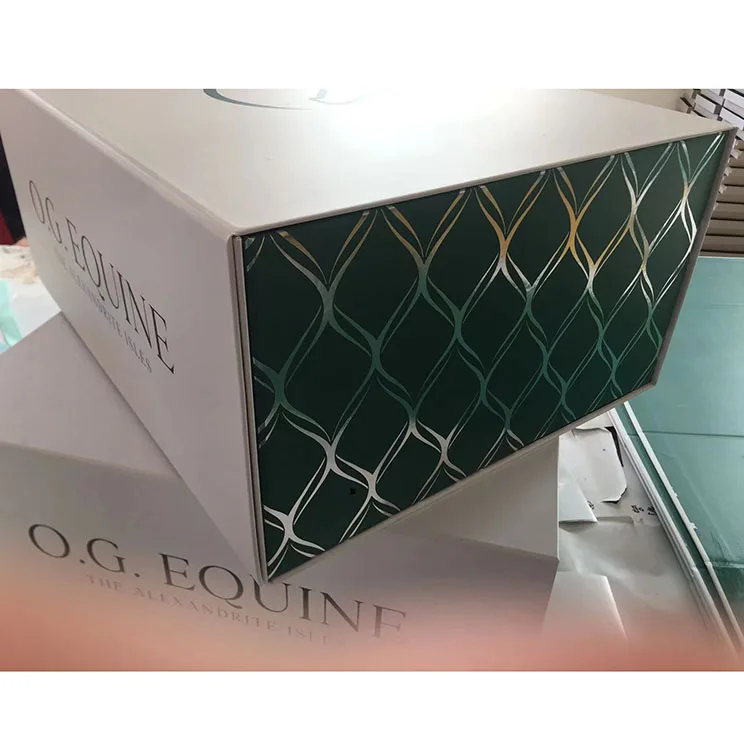 Magnetic Folding Cardboard Gift Box Cosmetics Packaging Box Bridal Extra Large Gift Box Logo Hot Stamping Customization