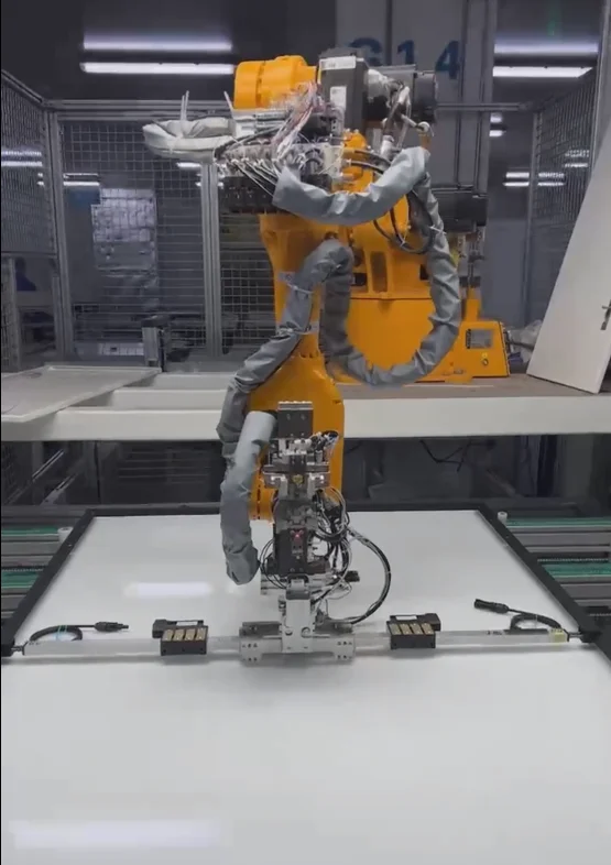 REOO HD Camera Accurately Install Testing Kit Charging Machine for 500MW Full Automatic Solar Panel Production Line