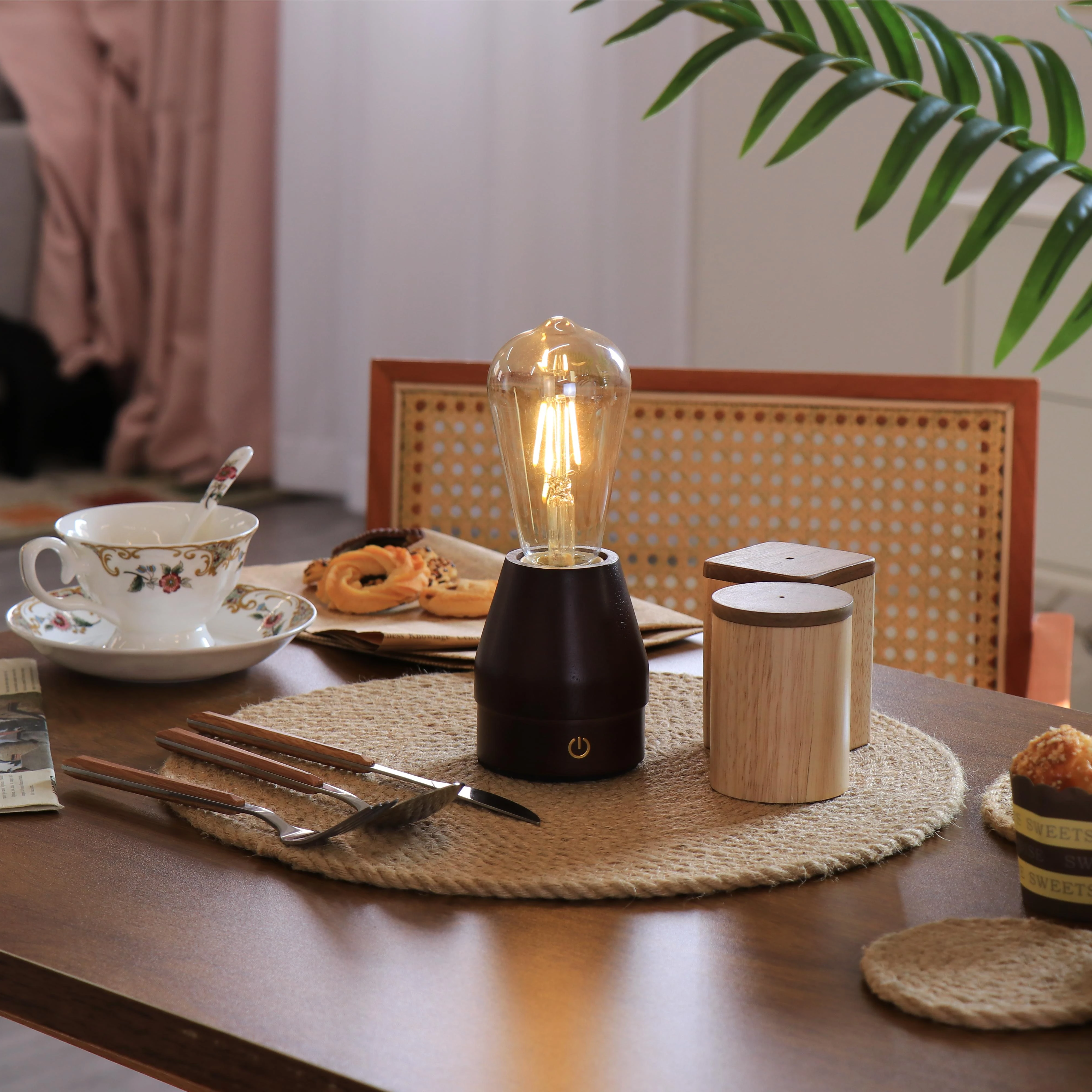 Новый Заводской дизайн, миниатюрная перезаряжаемая сенсорная Беспроводная винтажная атмосферная Настольная лампа для бара и ресторана