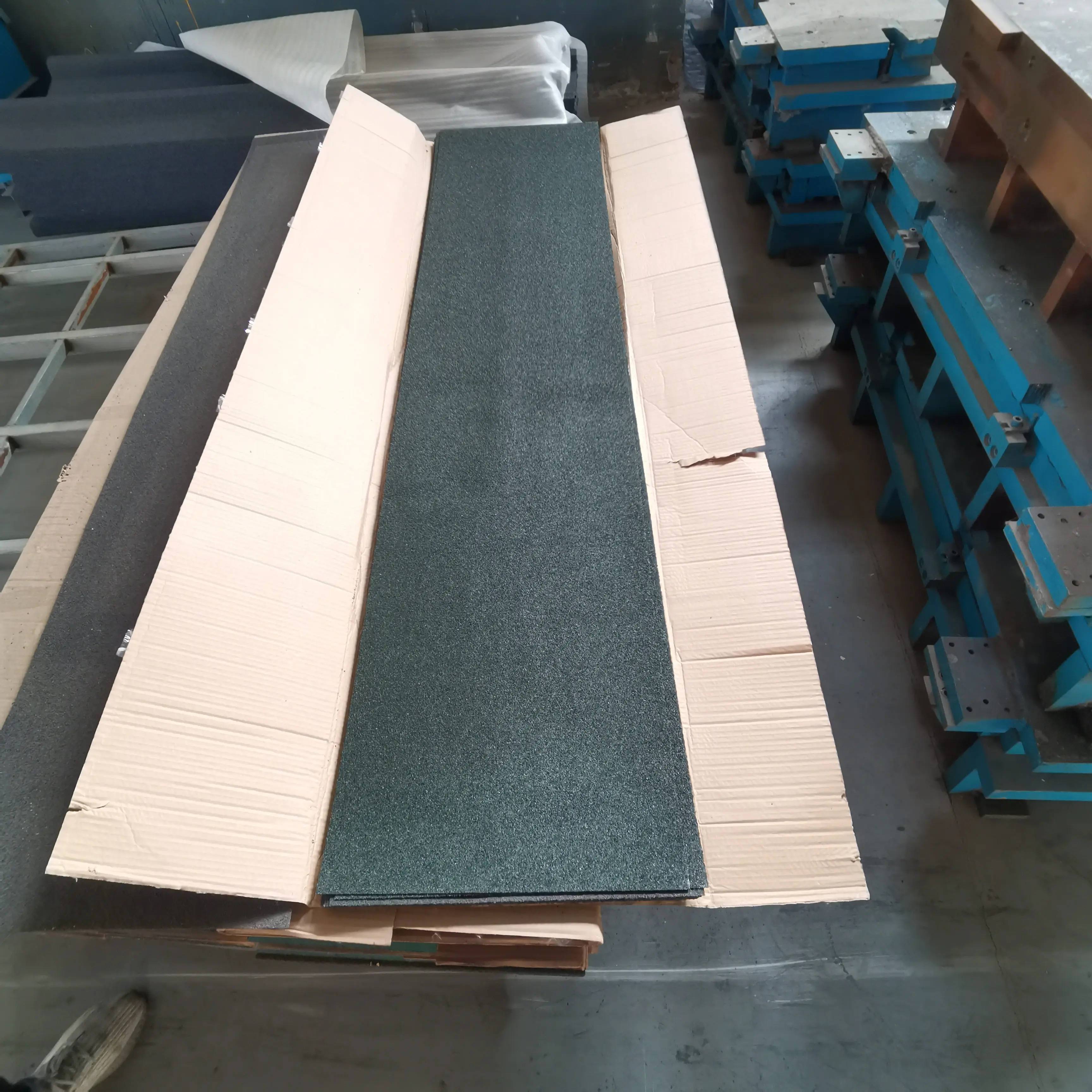 Eco-friendly Roofing Material Factory Price Aluminum Zinc Steel Roofing Sheet  Light Weight sand Stone Coated Metal Roof