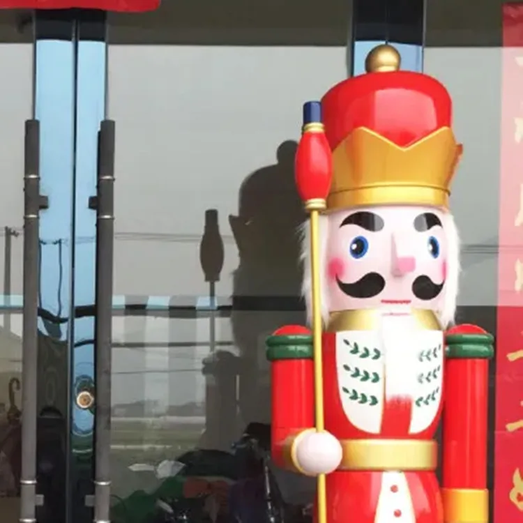 Outdoor Garden Fiberglass Sculpture Resin Nutcracker Soldier Statue