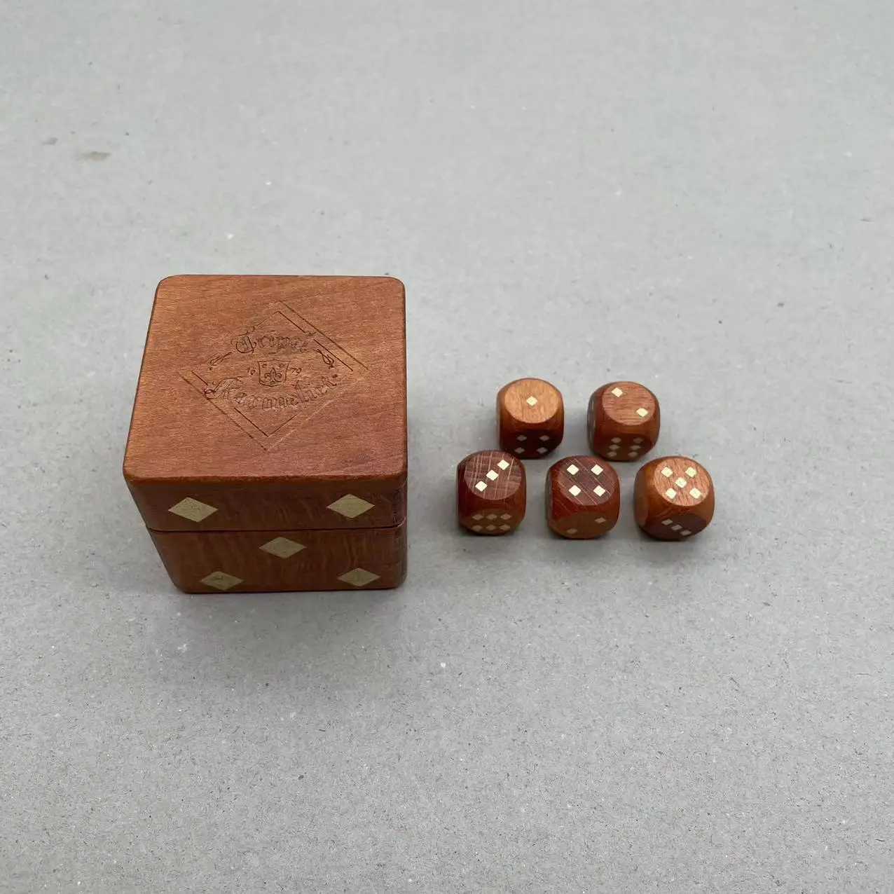 Custom Wooden Meeples for game wholesale gold/silver color for wooden tokens