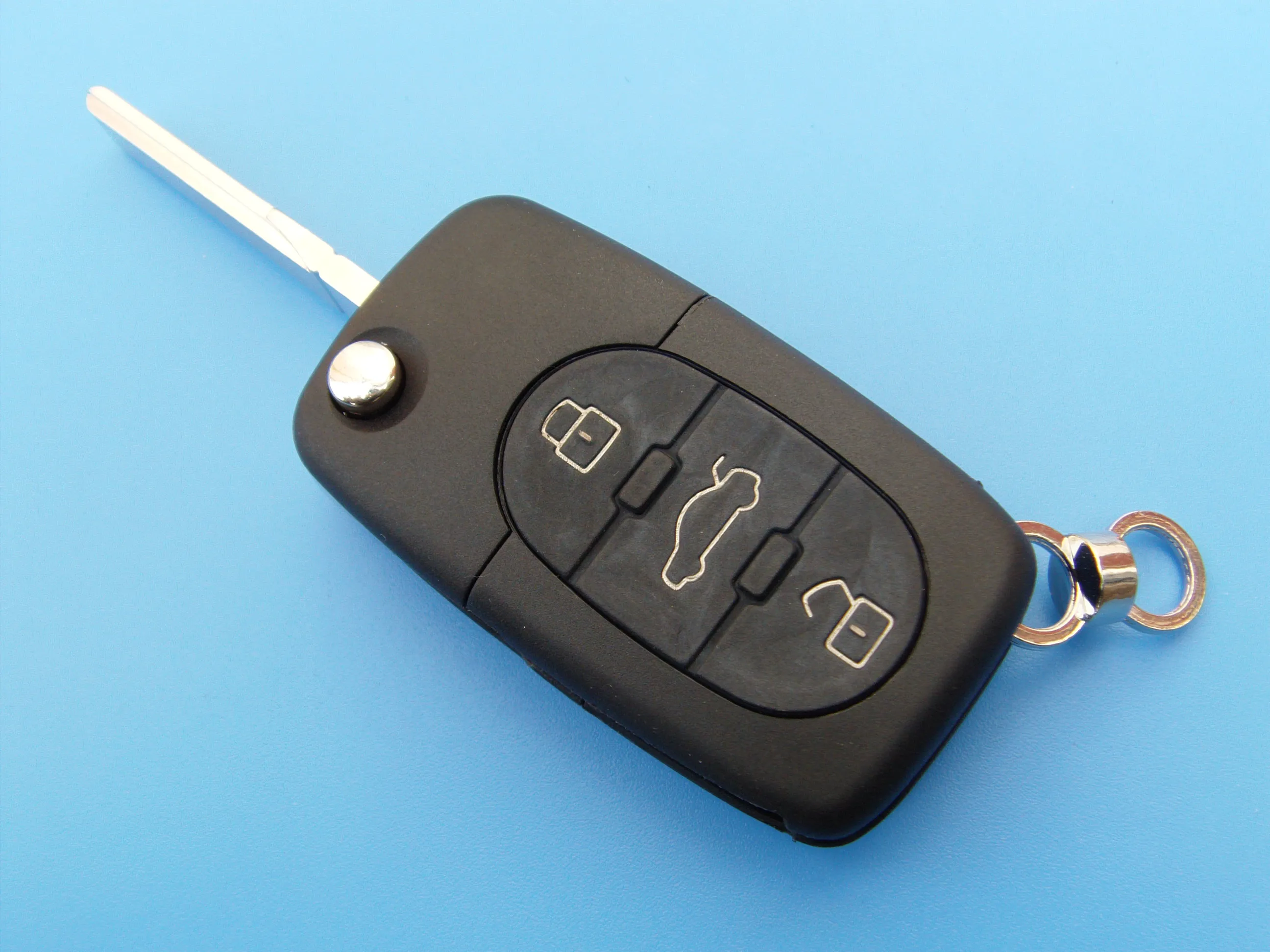 Hot seller A-udi 3+1 buttons flip folding remote control fob key case cover blank for A3 A4 A6 A8 with HAA blade