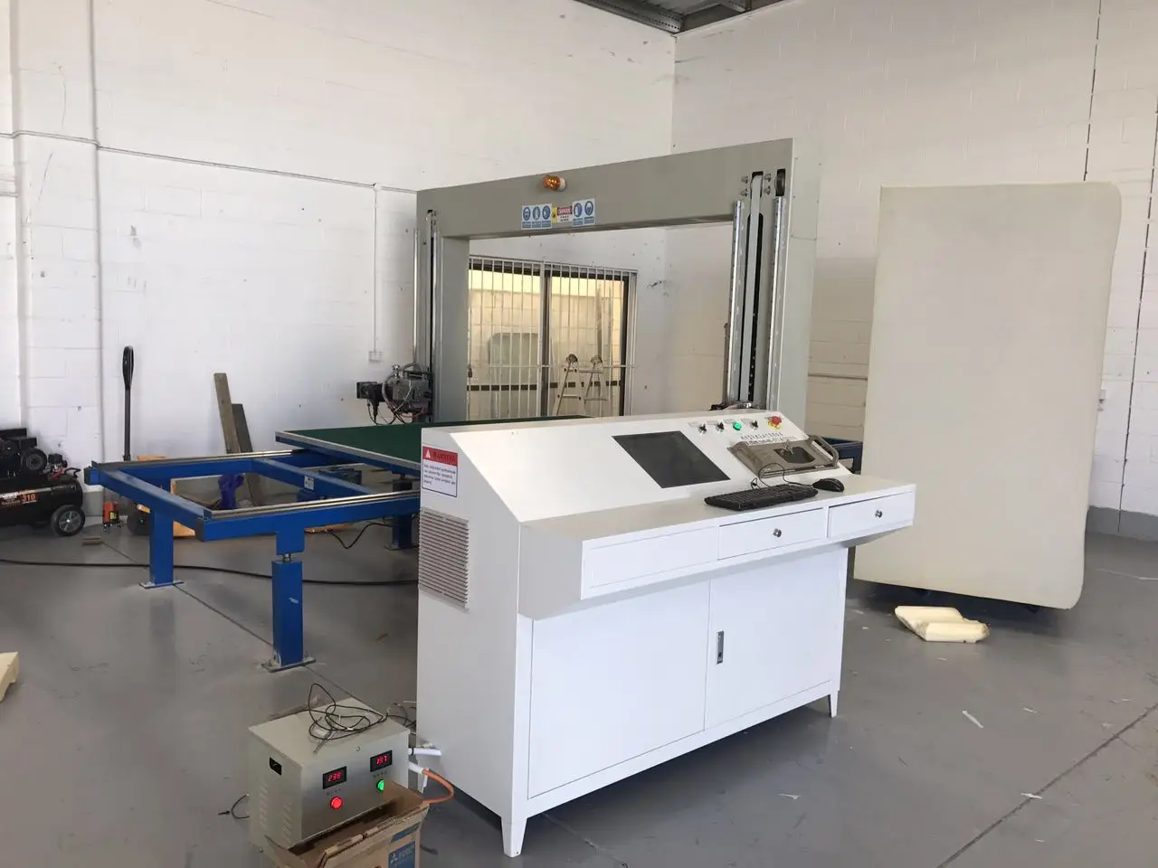 Станок для резки гибкой губкой