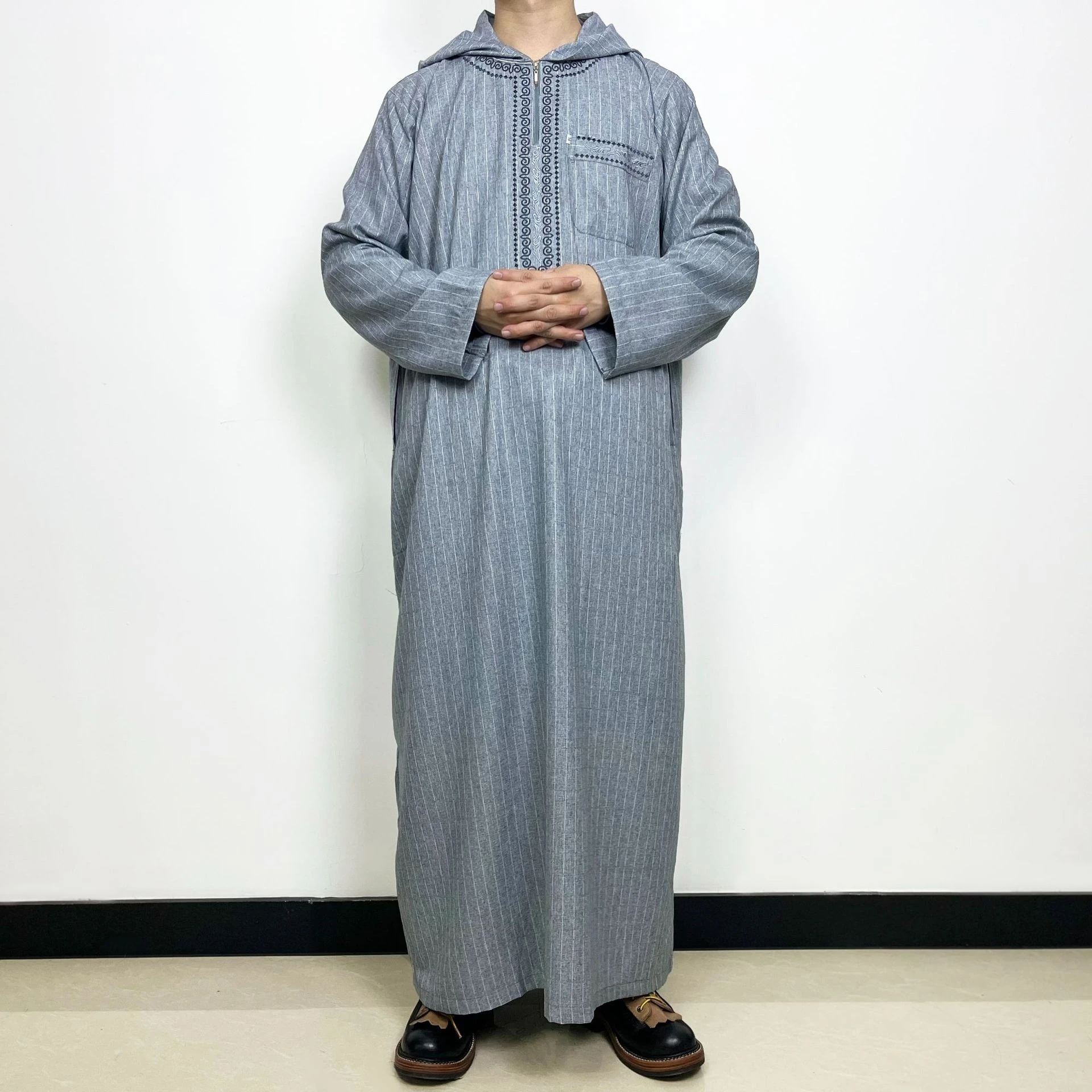 Wholesale Men Long Morocco Style Kaftan Abaya Modern Egyptian Muslim Thobe Islamic Abaya Clothing Dubai Thobe