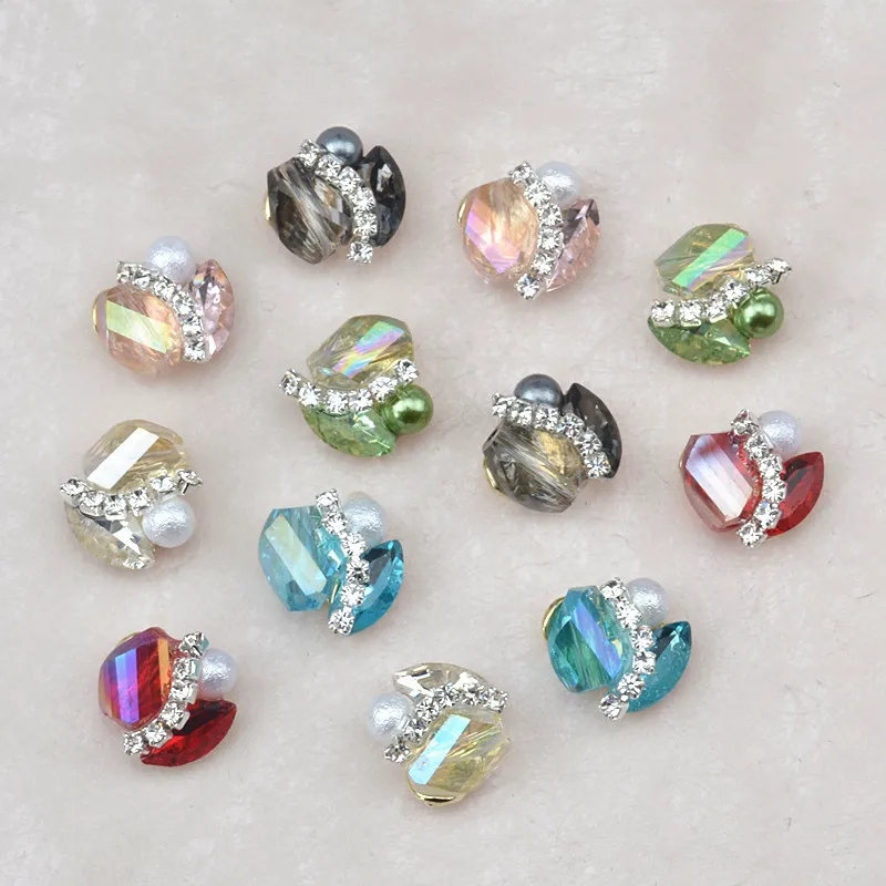Sparkle Nail Art Unique Designer Charms Luxury Chain Heart Shaped Crystal Rhinestones For Nail Art Decoration Quality Jewel