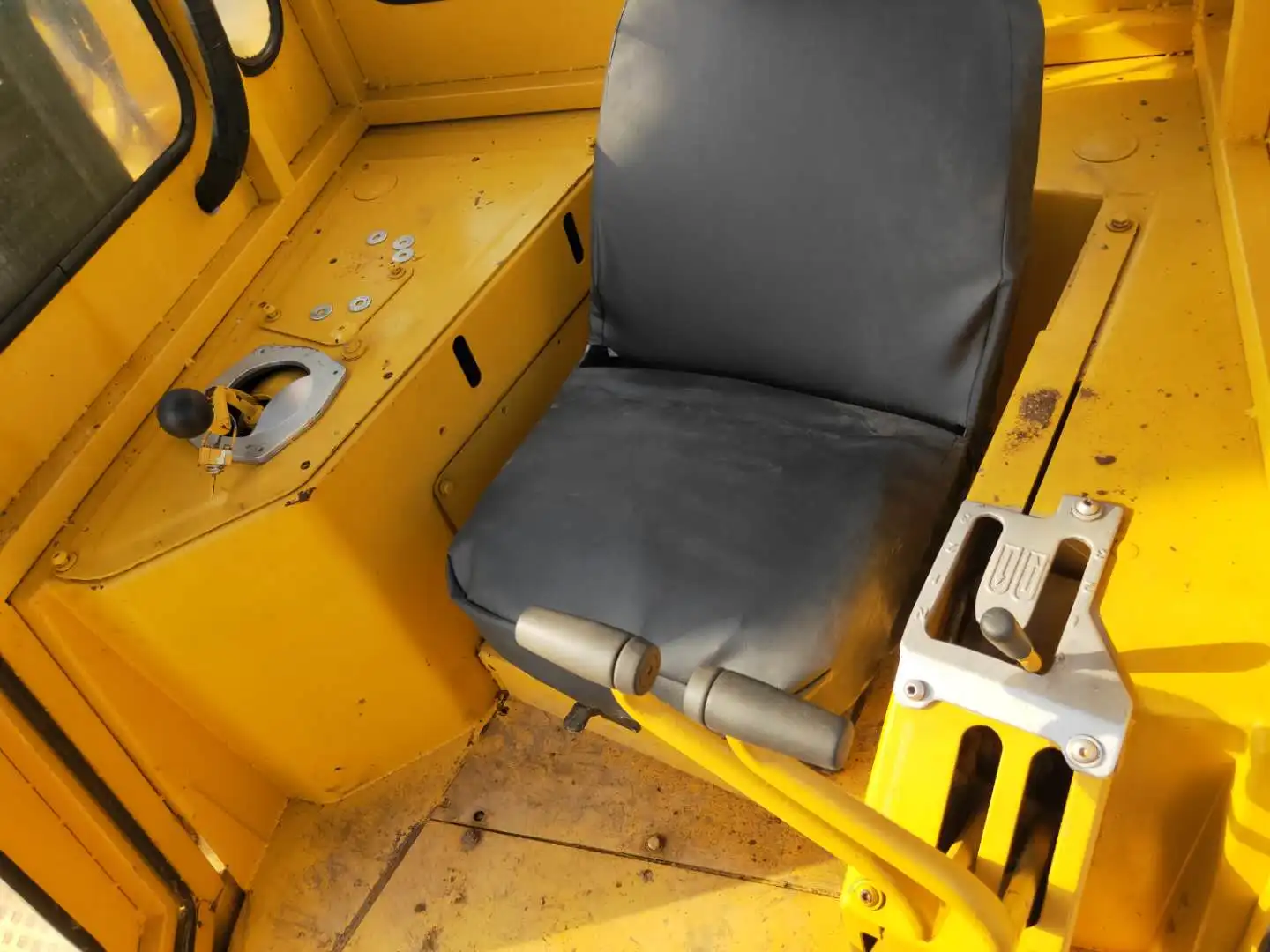 Б/у бульдозеры CAT D7H в наличии строительная машина низкое обслуживание горячая Распродажа хорошее