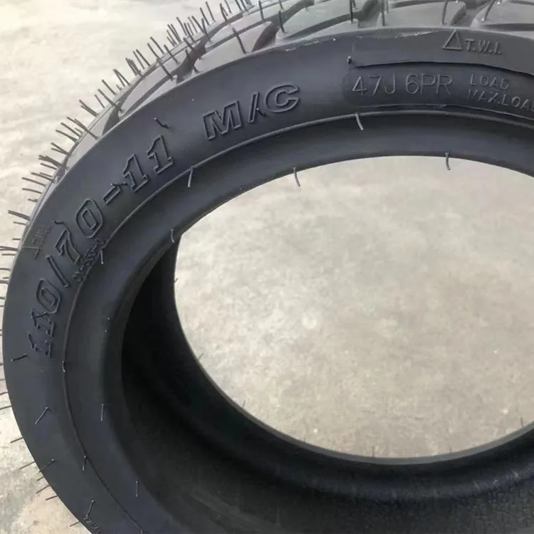 China Motorcycle Tubeless Tyre Size 110/70-11 New Designed