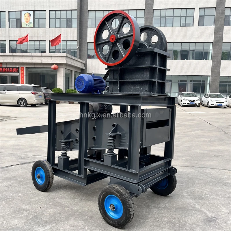 Small mobile jaw crusher diesel engine powered bottom in vibration screening African hot stone crusher