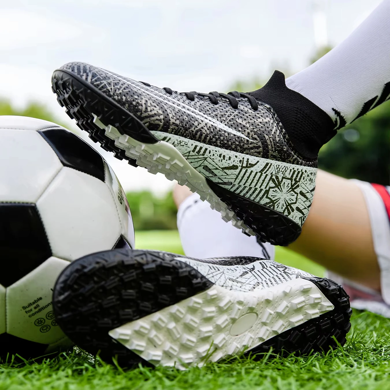 High quality factory customized hot selling long nail broken nail anti slip football shoes customized football shoes popular