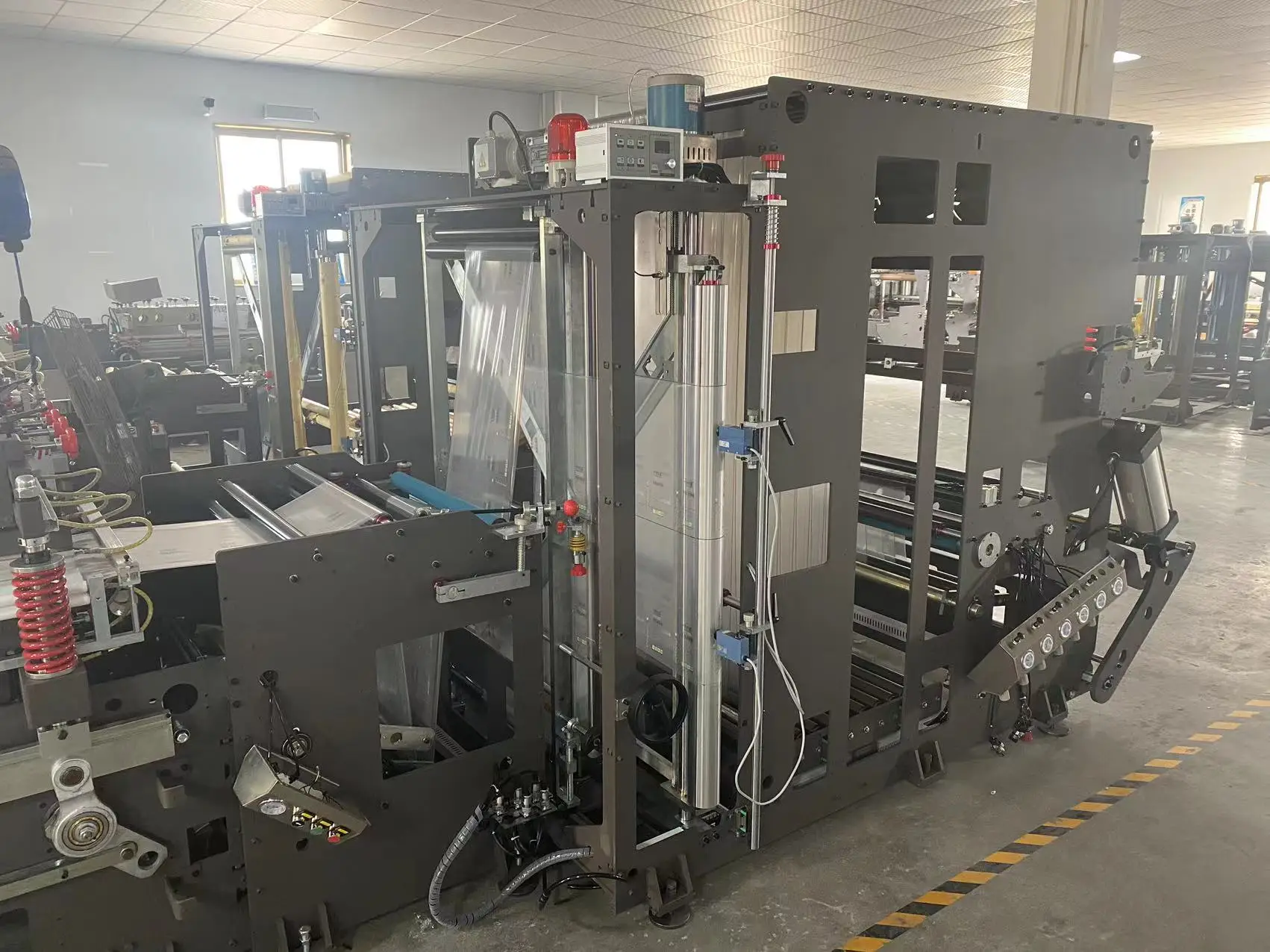 High speed Eight Side Sealing Laminated Kraft Paper PE Film Pouch Making Machine Box Pouch Making Machine