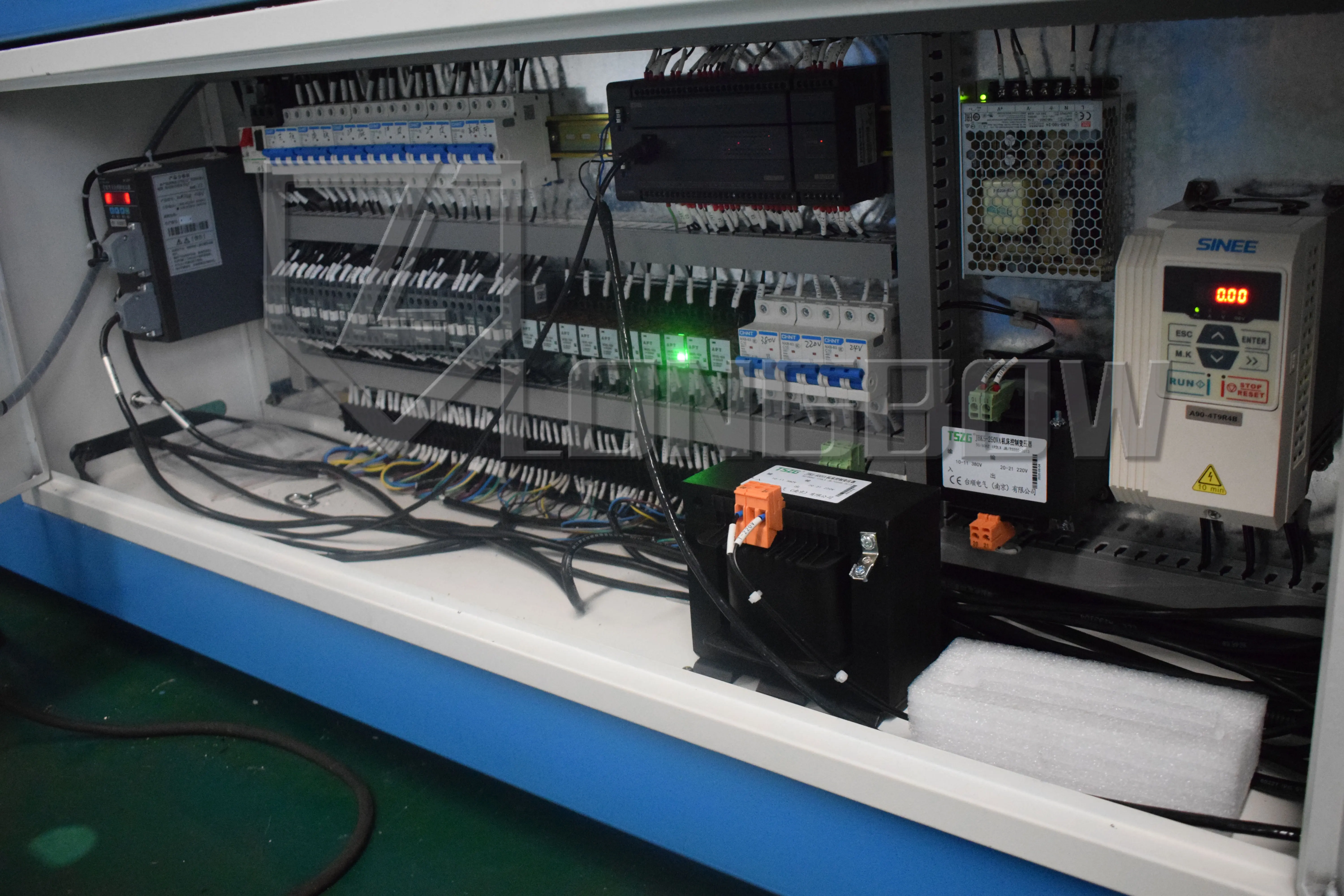 HVAC rectangular duct manufacturing machine