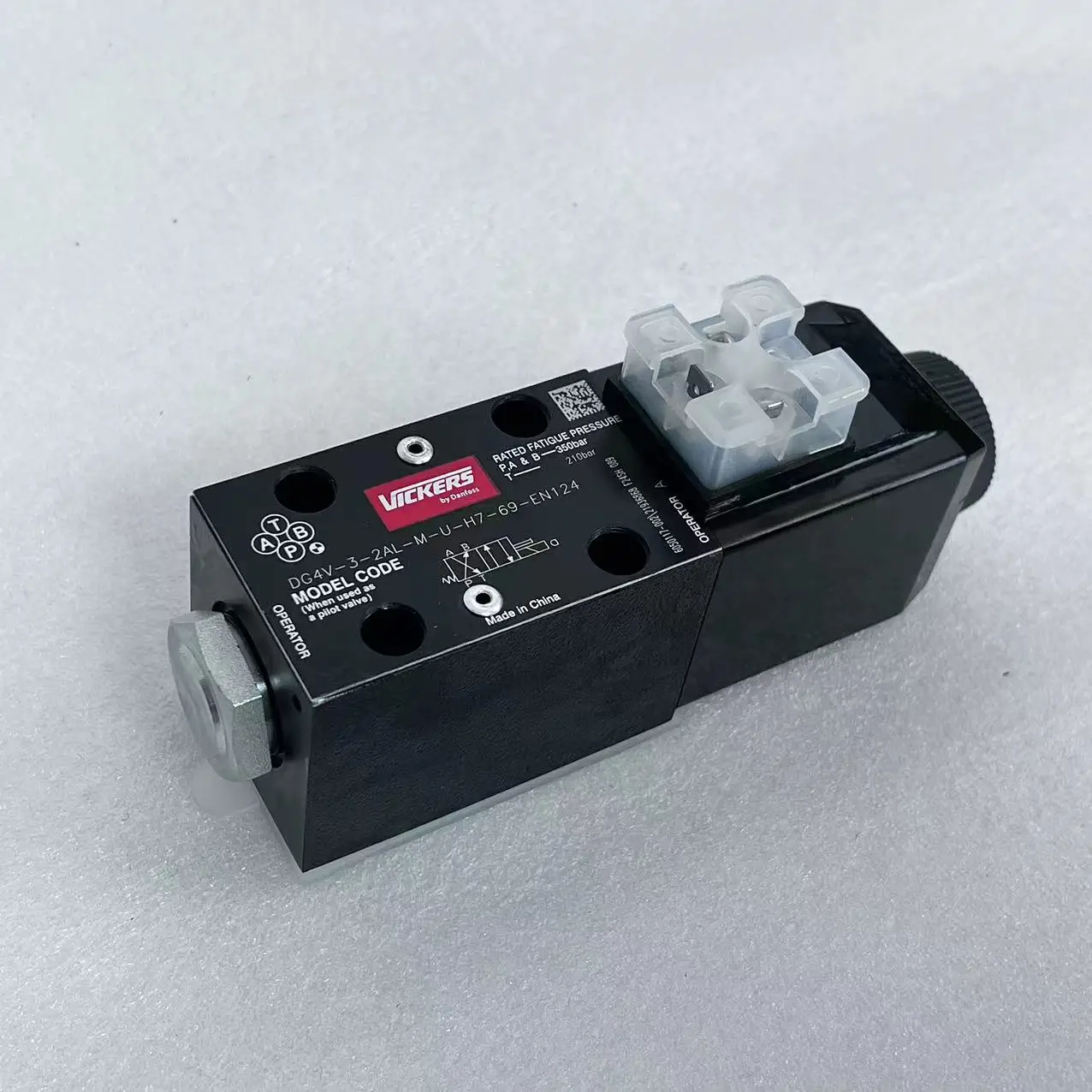 DG4V-3-2AL-M-U-H7-69-EN124 клапан управления электромагнитным направленным клапаном Danfoss для машины литья под давлением