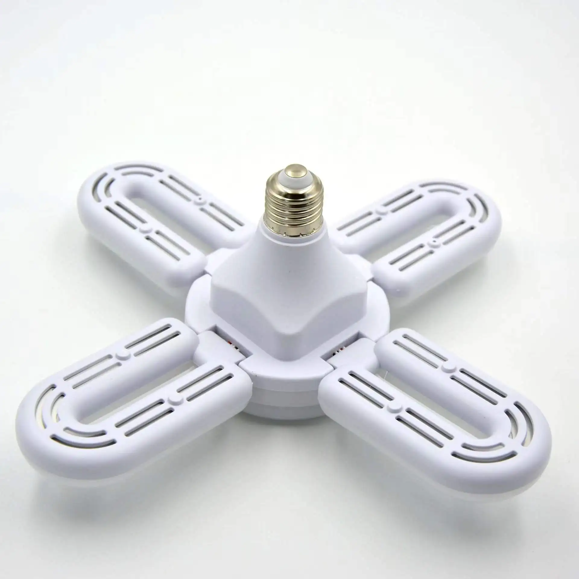 Smart Music Light Bedroom Household Lighting 4 Leaves  Light RGB LED Bulb Foldable Romantic Bulb Speaker for Party