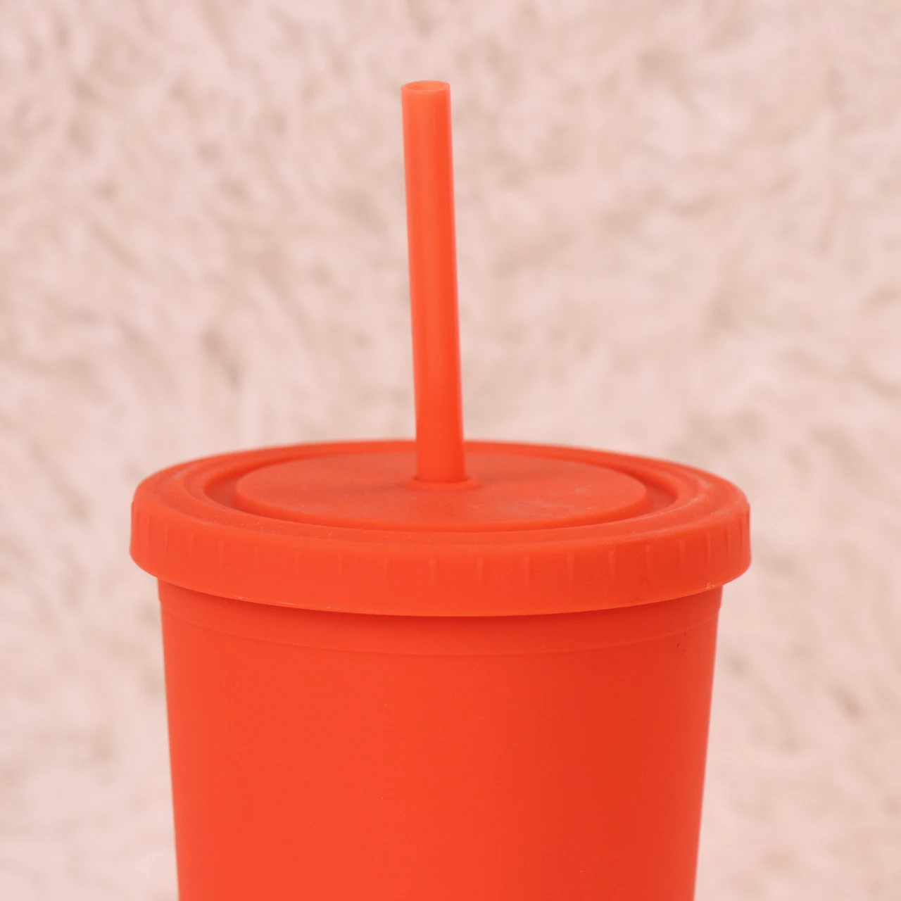 Wholesale custom sustainable tight plastic glass double wall 24oz color acrylic straw glass with cover and straw