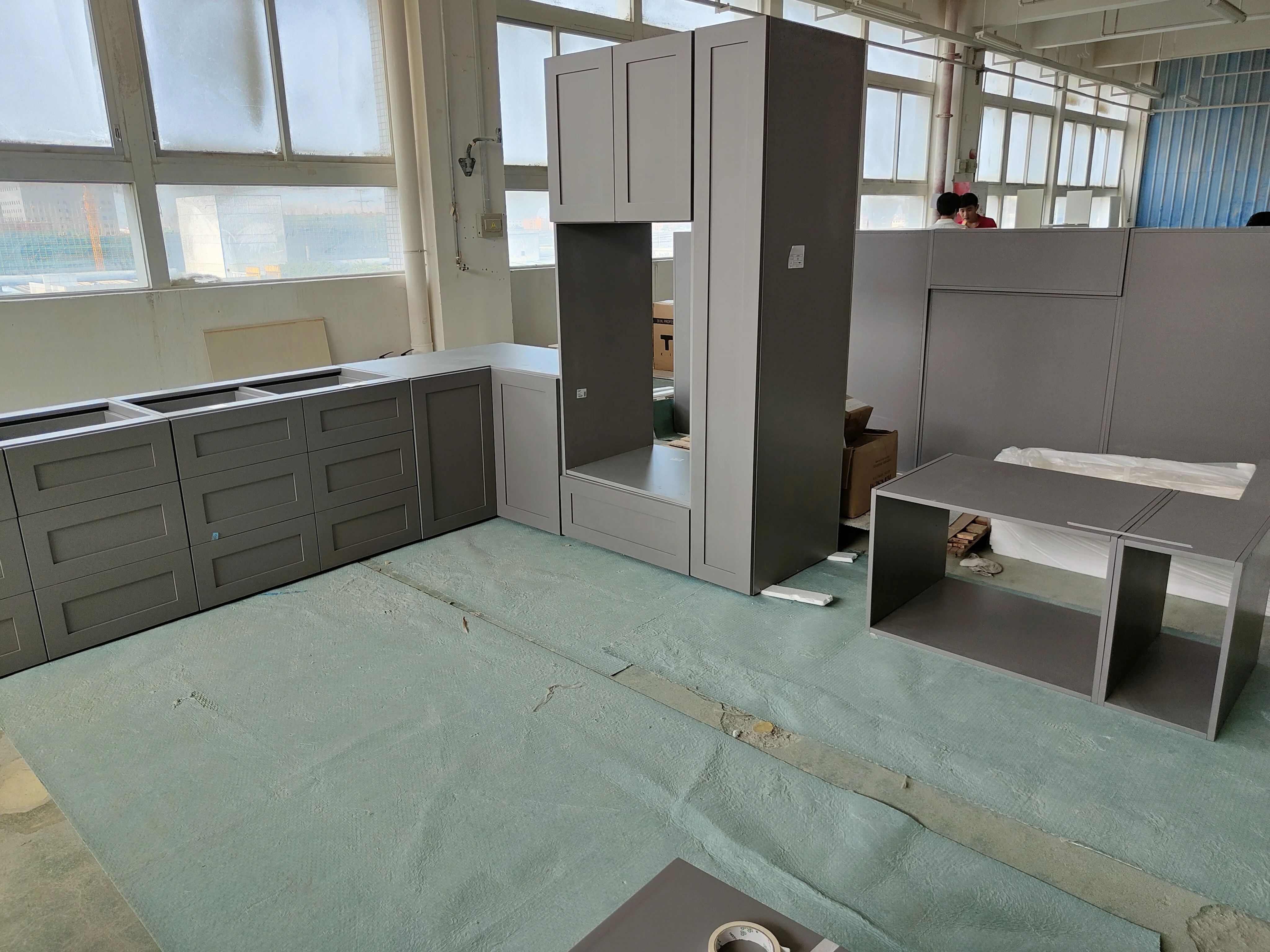 Classic U-Shape Kitchen With Gray Solid Wood Shaker Door Cabinet Large Island Custom Kitchen Cupboard