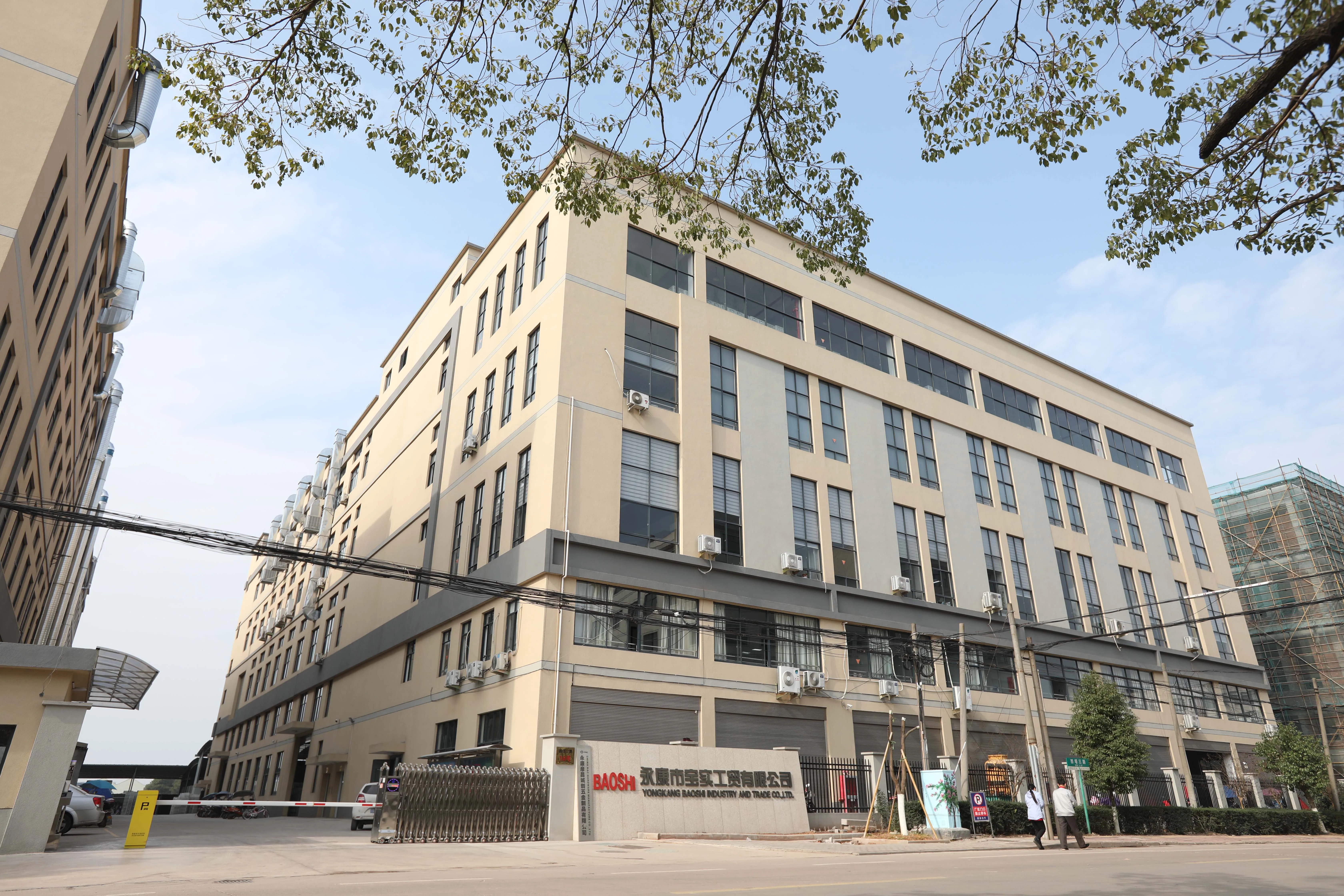 Smart Sports Water Bottle with LED Temperature Display Double Wall Vacuum Flask Thermos Office Mug Stainless Steel Minimalist