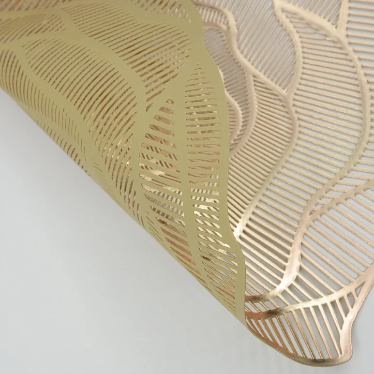 Round Gold Placemats Rose Flower Pressed Vinyl Place Mats Elegant Tablemats Kitchen Table Setting for Table Decorative