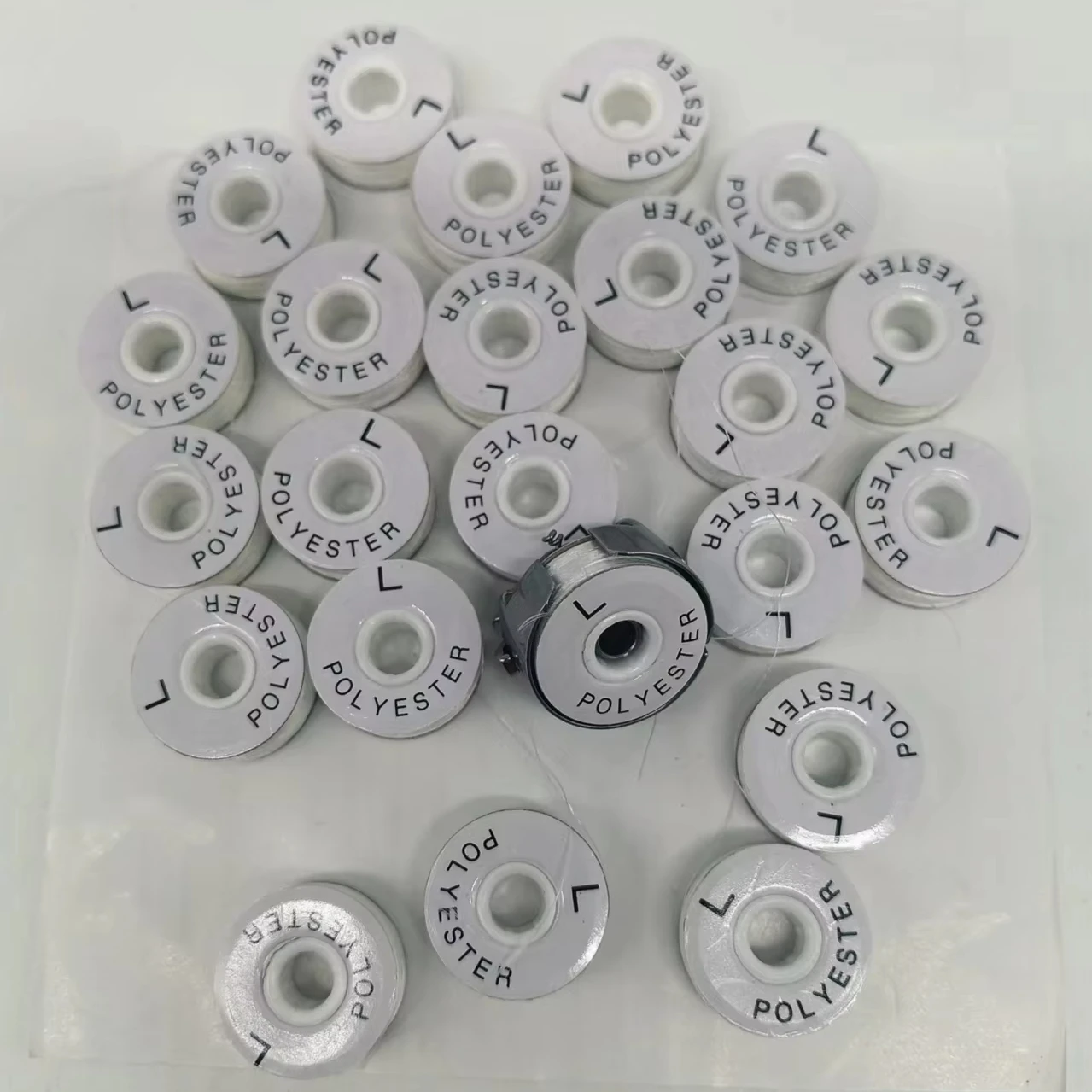 Супер качество 70D/2 предварительно намотанные бобины 100% полиэфирные 144 в коробке