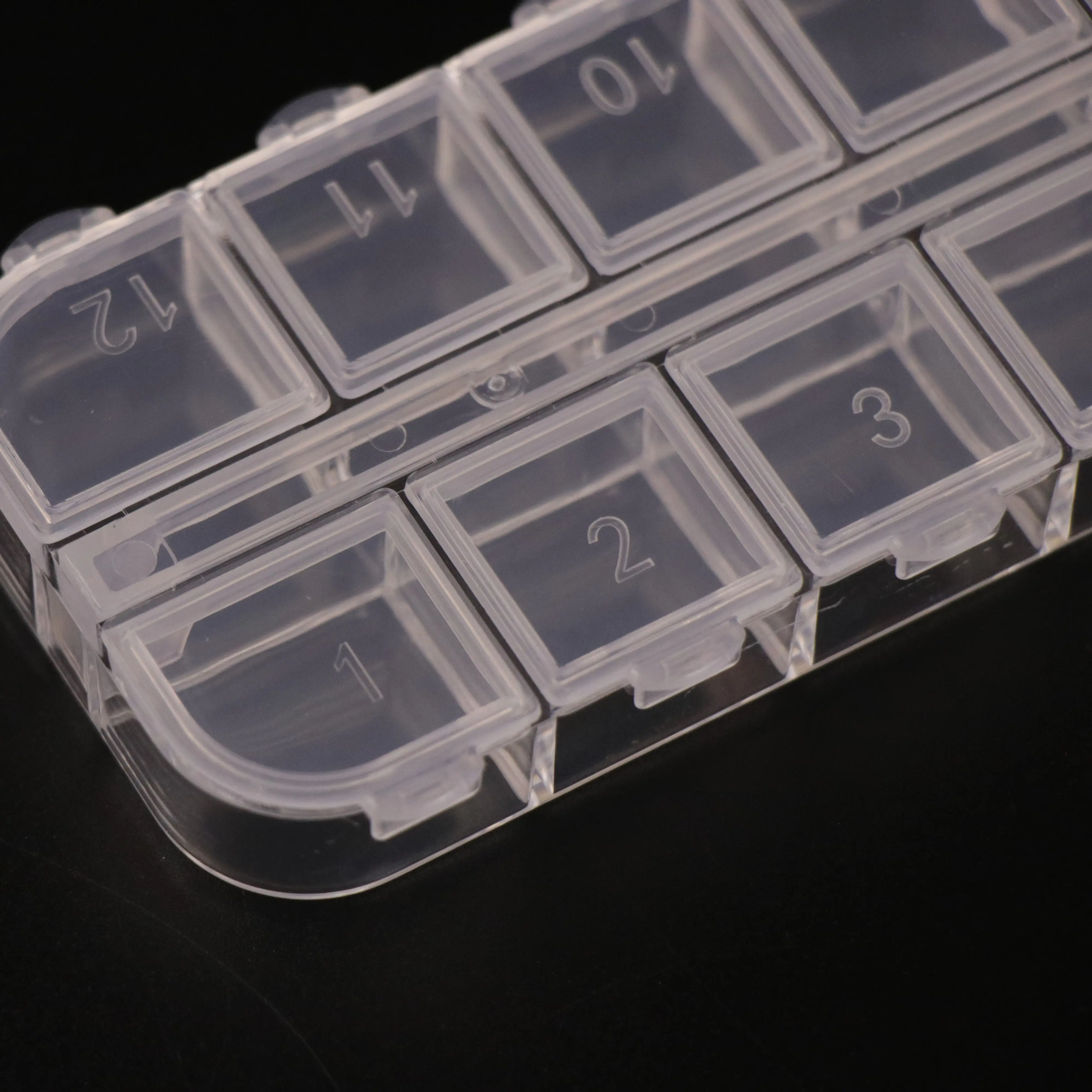 Wholesale Low Price 12 Grids Plastic Jewelry Home Storage Boxes Small Beads Case Organizer