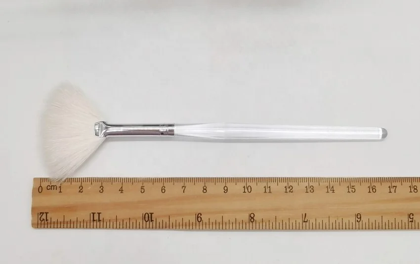 Wholesale White Goat Hair Fan Brush Face Mask Esthetician Brush Soft Goat Hair Facial Brush for Healthy Clear Skin