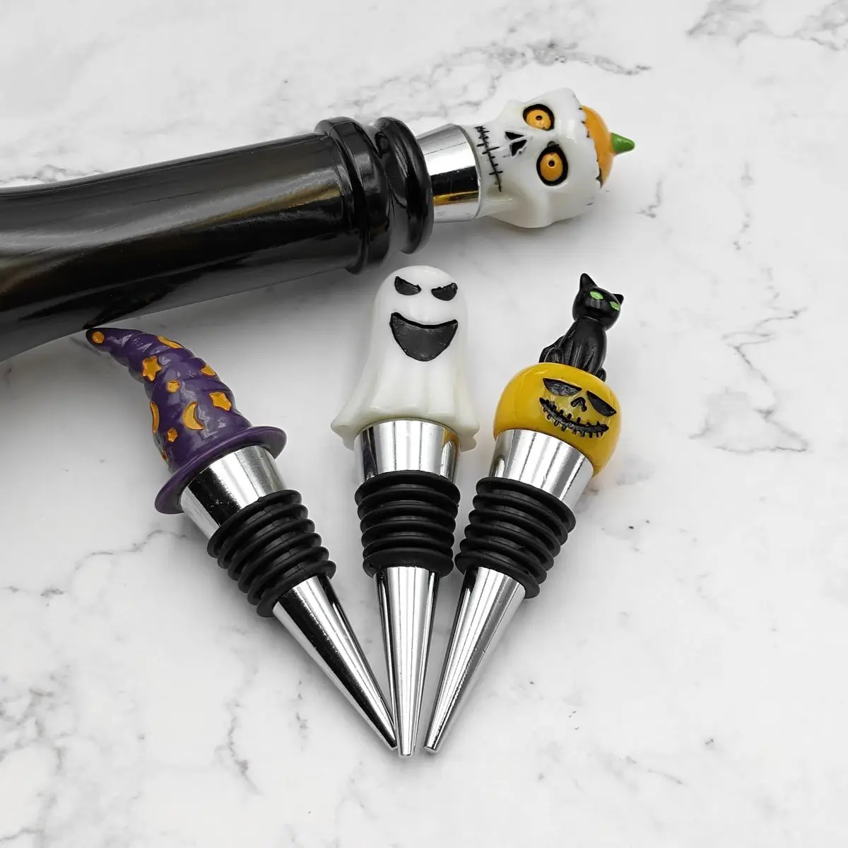 Set Of 4 Halloween Theme Wine Bottle Stoppers Resin Universal Leakproof Vacuum Plug Plug Round Tapered Style