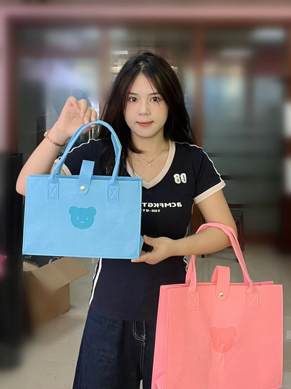 High-End Felt Hand Bag Custom Logo Button Closure Hanging Felt Tote Shopping Bag With Handles