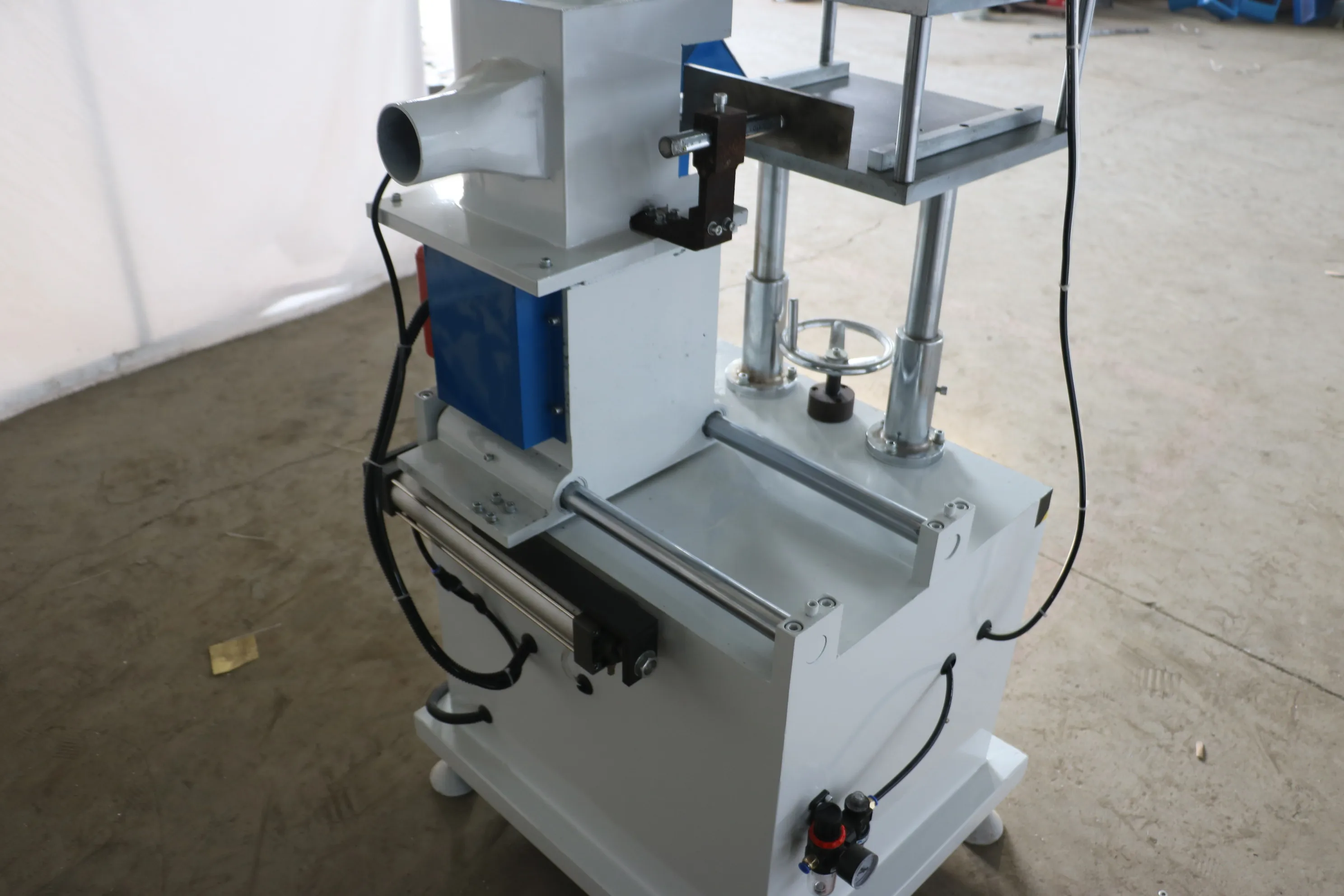 Aluminum profile Corner Milling Machine Aluminum Window door auto End Milling Machine
