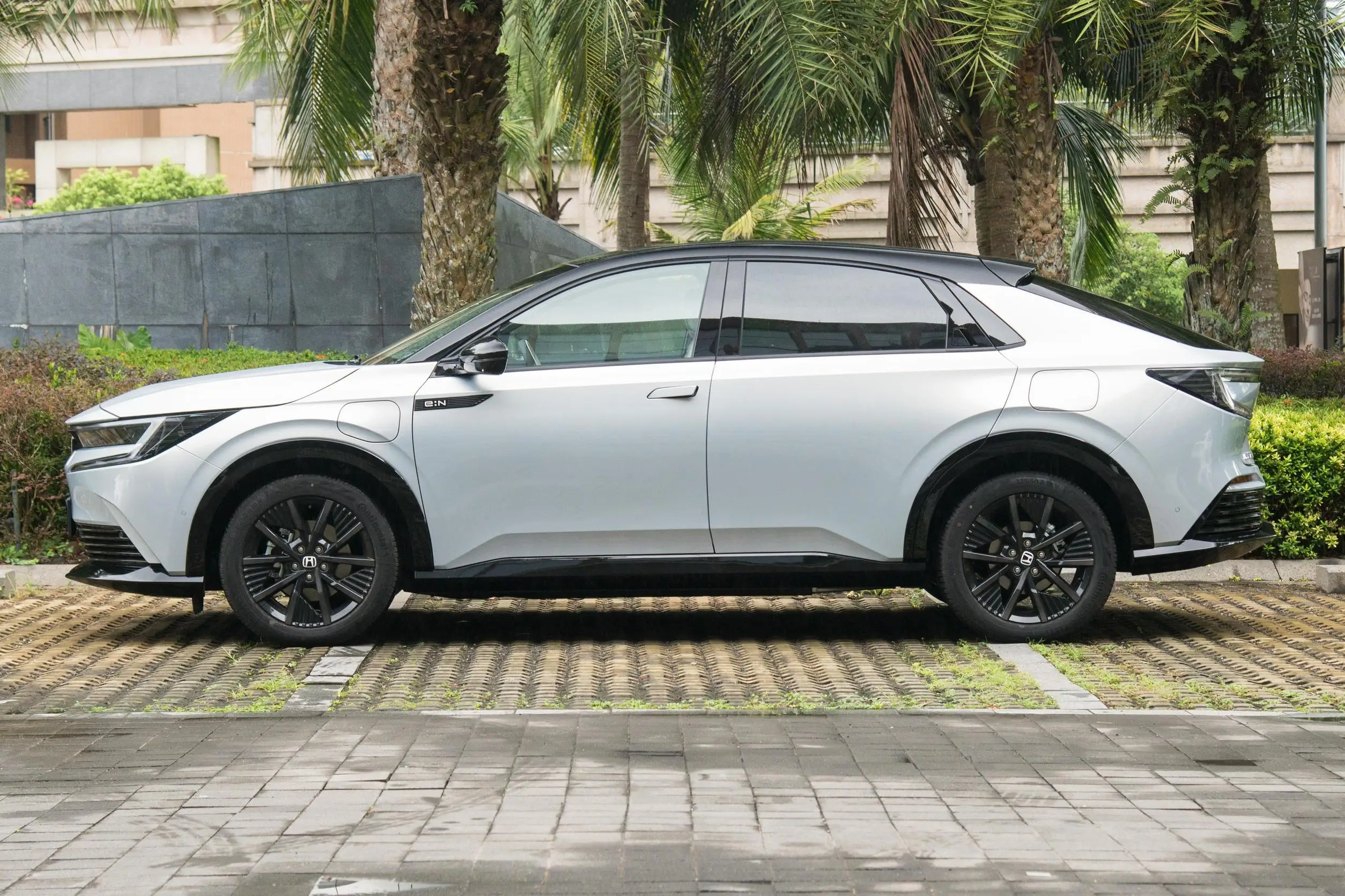 Deposit 2024 Hond-a E NP2 High-quality 5seats Sedan 0km Brand New Left Hand Drive 4wd Ev Car