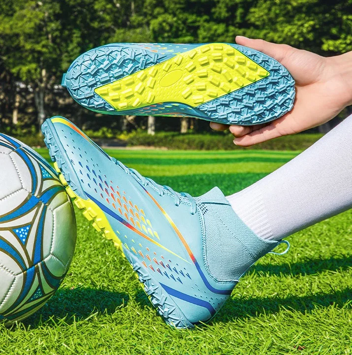 Fashion shipping fast Stock Men Football Shoes Original Professional Soccer Shoes Popular Design Football Soccer Boots